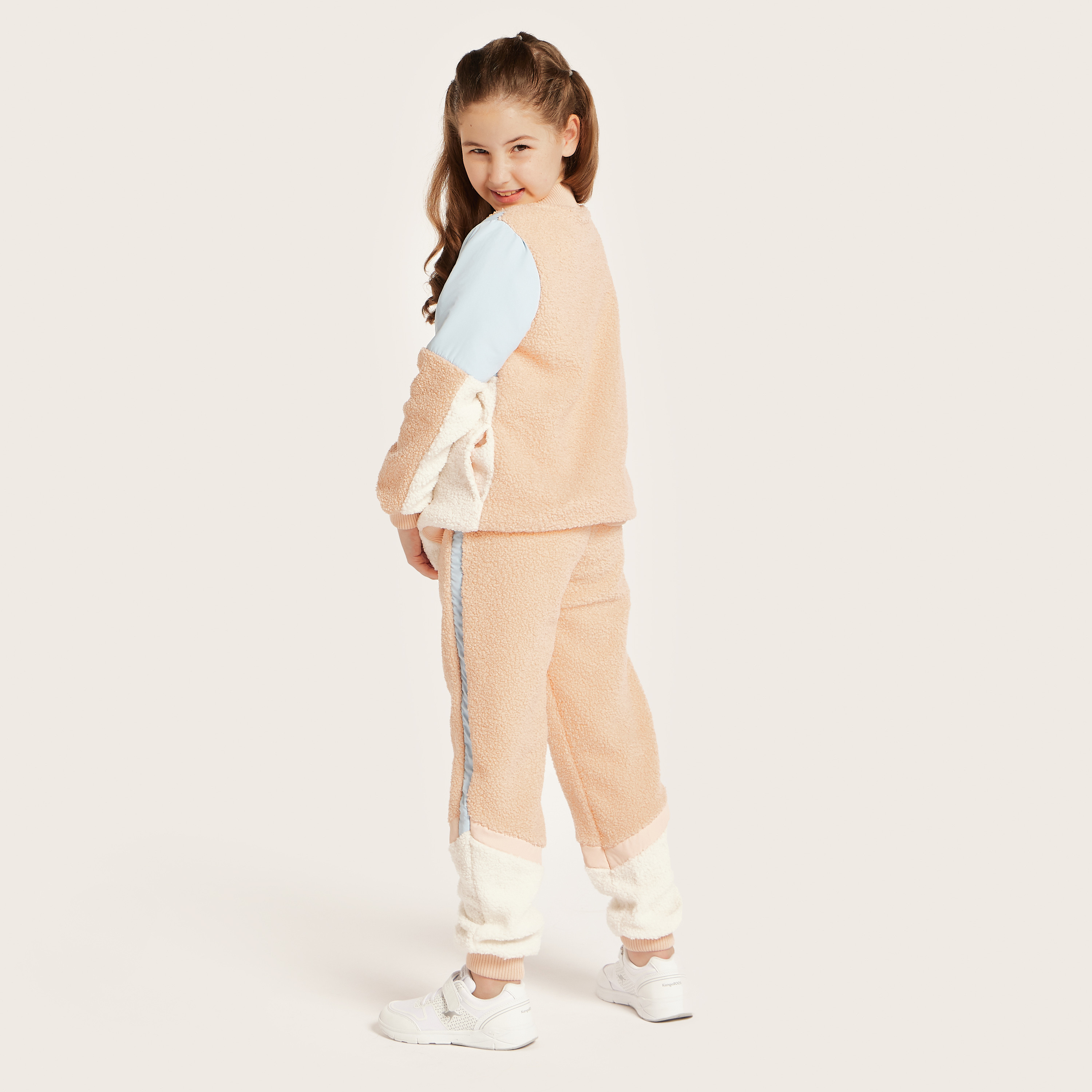 Bossini Panelled Jog Pants with Pockets and Drawstring Closure-girls-clothing-bottoms-joggersandtrackpants-image-4