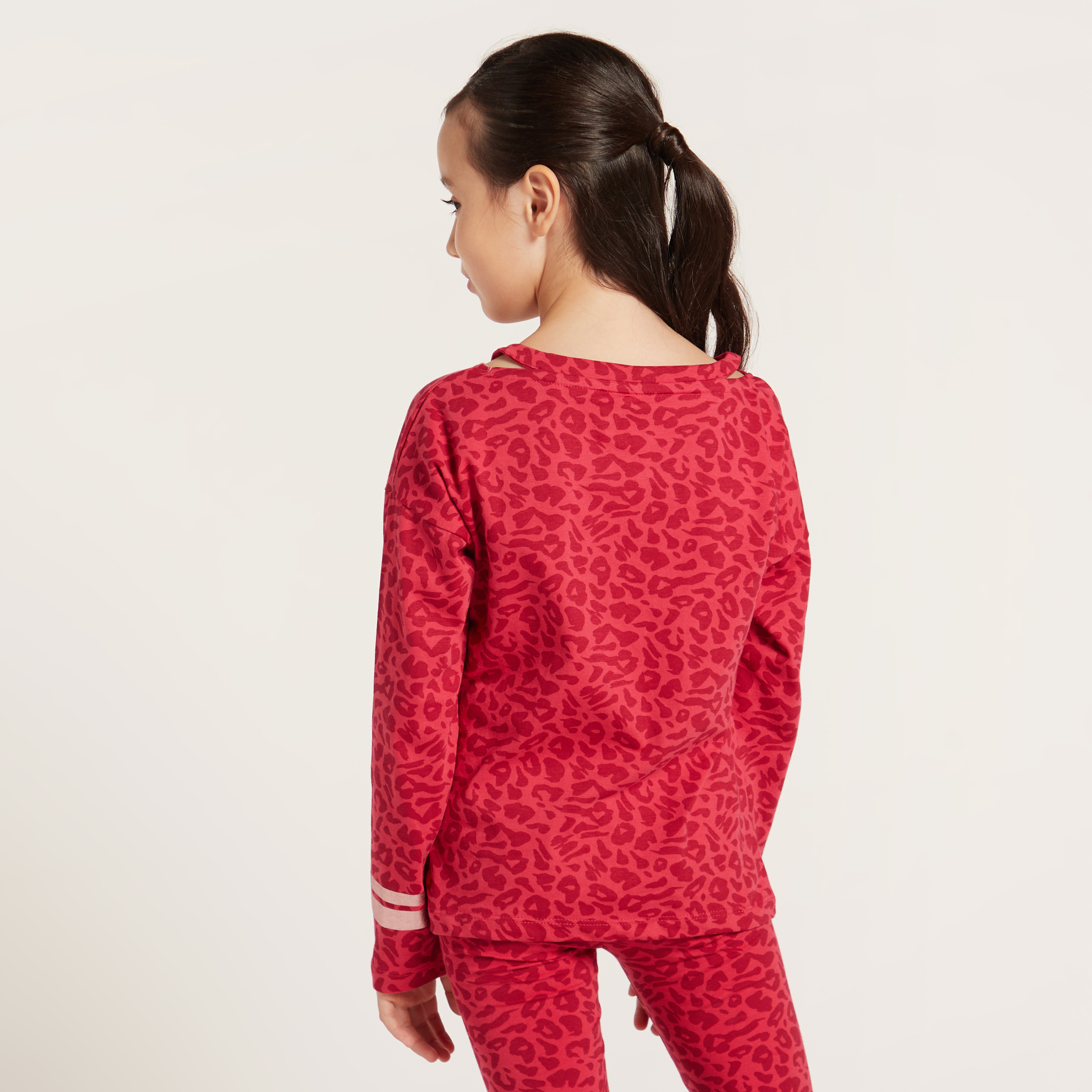 تيشيرت بأكمام طويلة وطبعات حيوانات تزينه بالكامل من كابا-girls-clothing-tshirts-image-4