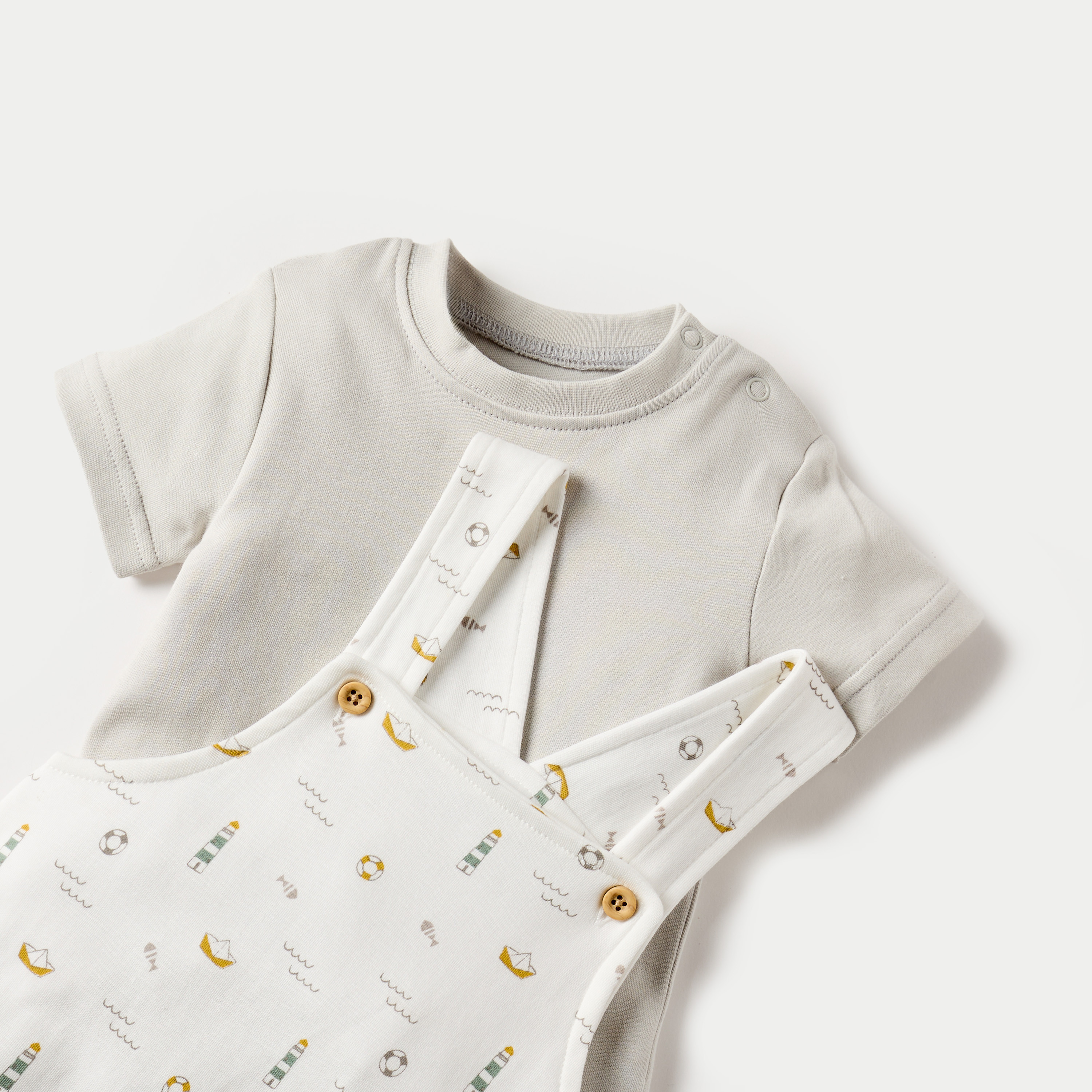 Juniors Solid Short Sleeves T-shirt and Printed Dungaree Set-baby-boys-clothing-rompers-image-4