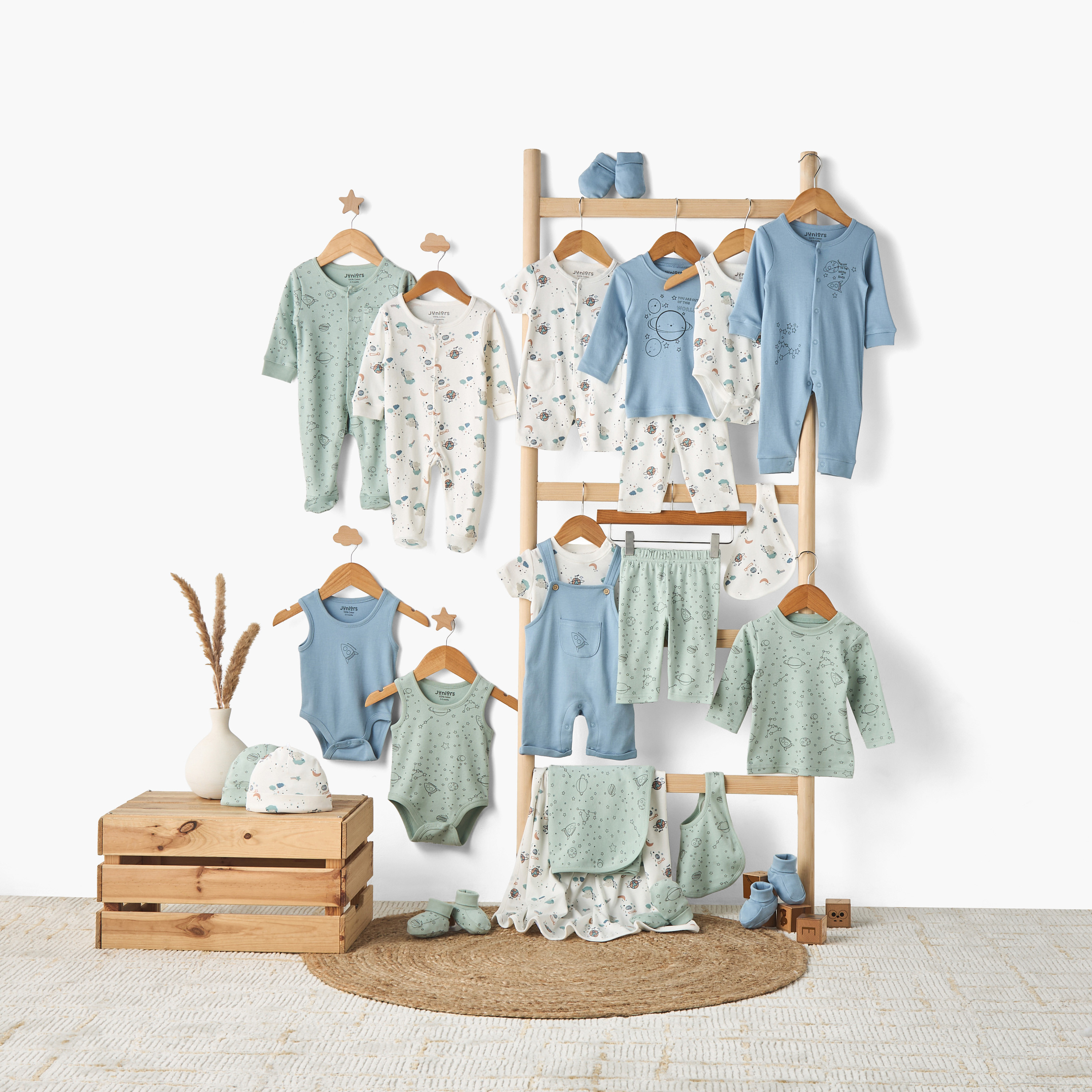 طقم تيشيرت ودنغري بطبعات فضاء من جونيورز-baby-boys-clothing-rompers-image-1