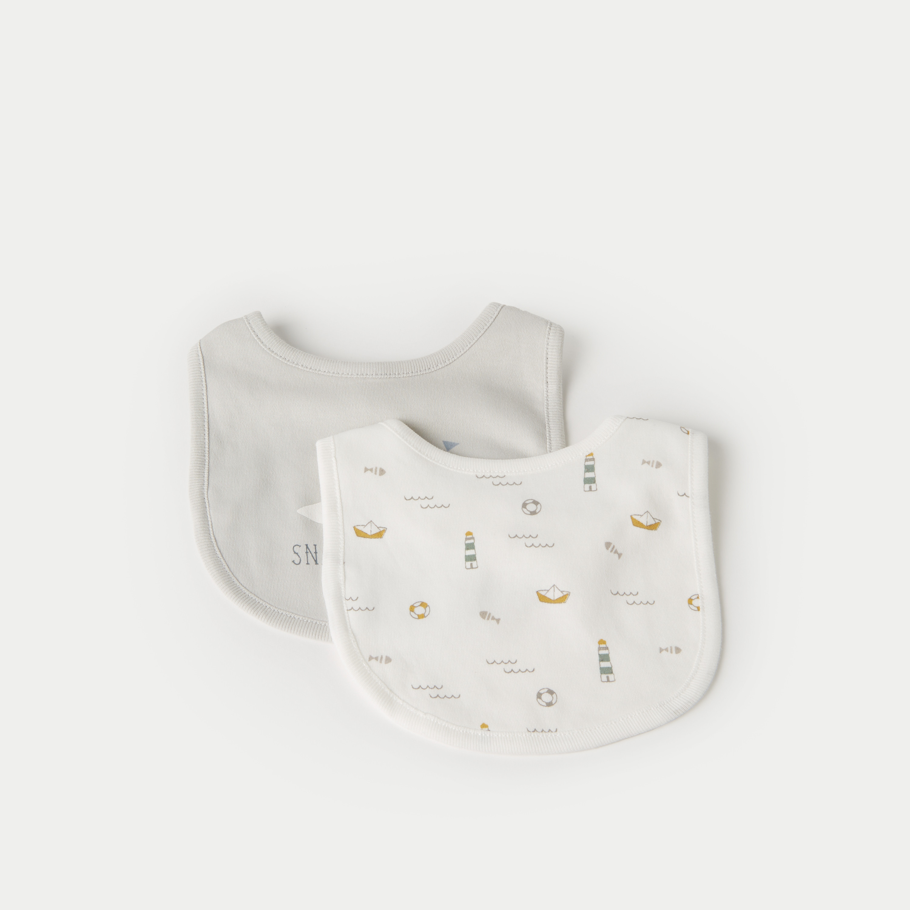 مرايل موسلين بزر إغلاق وطبعات من جونيورز - طقم من قطعتين-baby-feeding-bibs-image-5