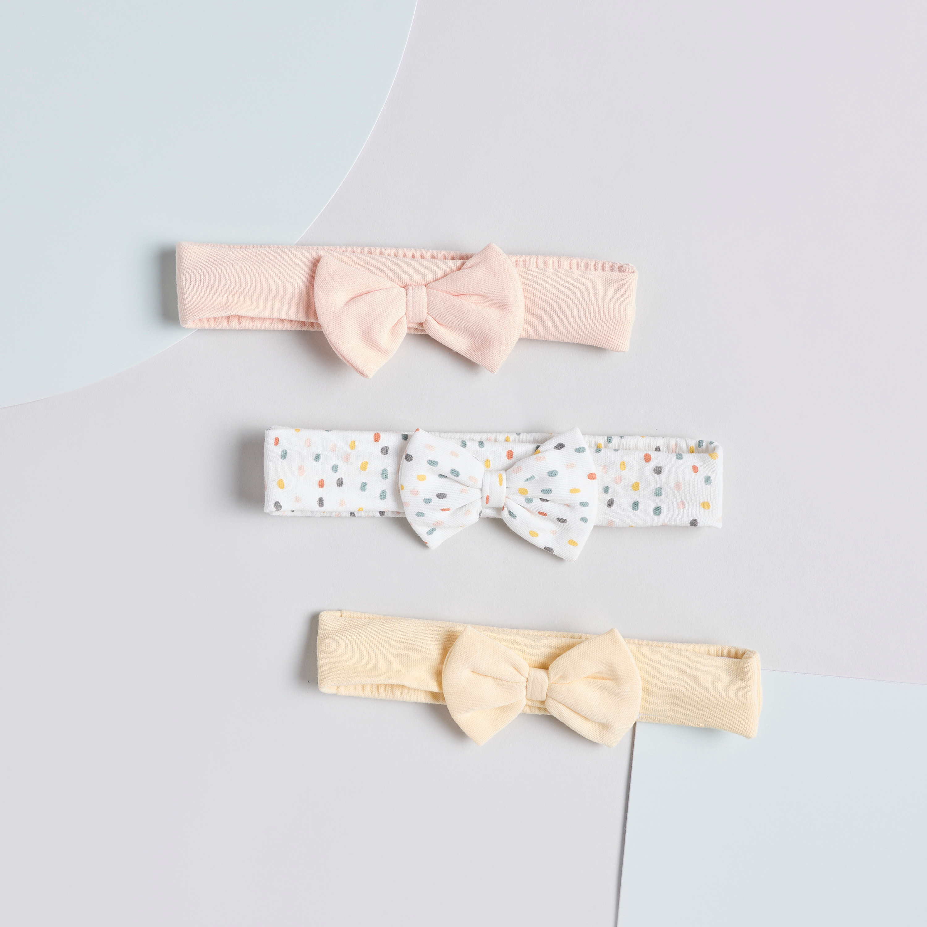 شرائط رأس بتزيينات فيونكة من جونيورز - طقم من قطعتين-promo_babyshop_Buy3for10_UAE230426-image-1