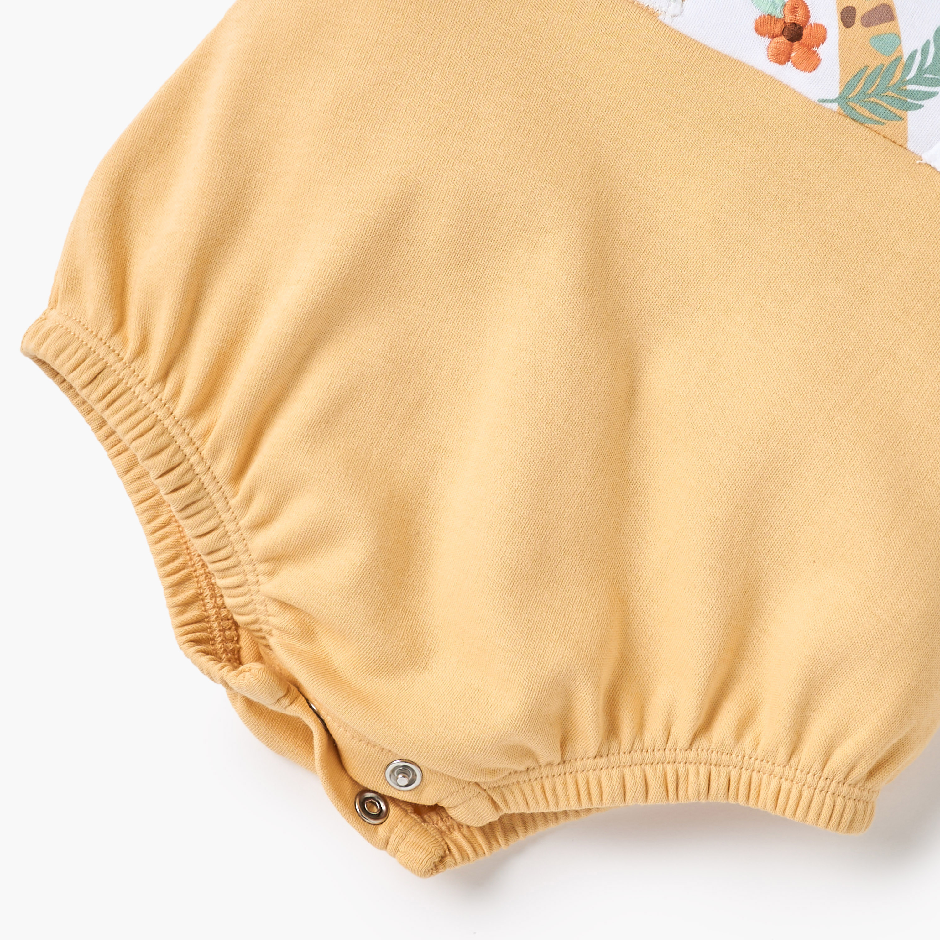 أفرول  بطبعات زرافة وأكمام منفوخة وكشكش من جونيورز-baby-girls-clothing-rompers-image-4