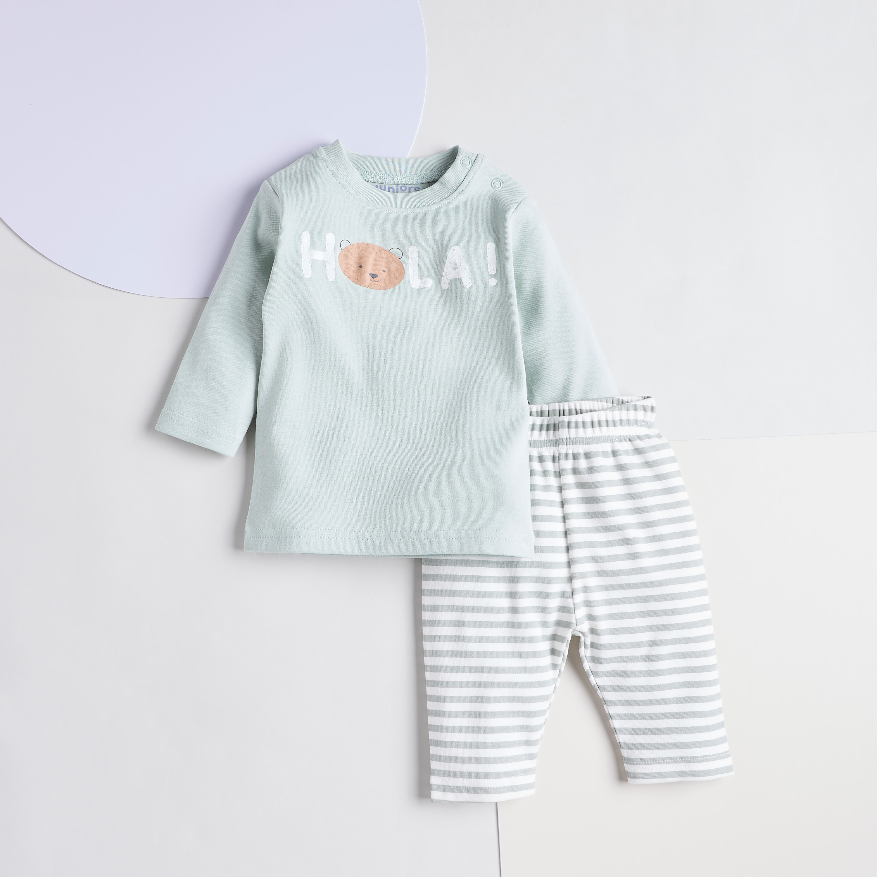 بنطلون بيجاما وتيشيرت بأكمام طويلة وطبعات من جونيورز - مجموعة من 2 أطقم-baby-boys-clothing-nightwear-pyjamasets-image-3
