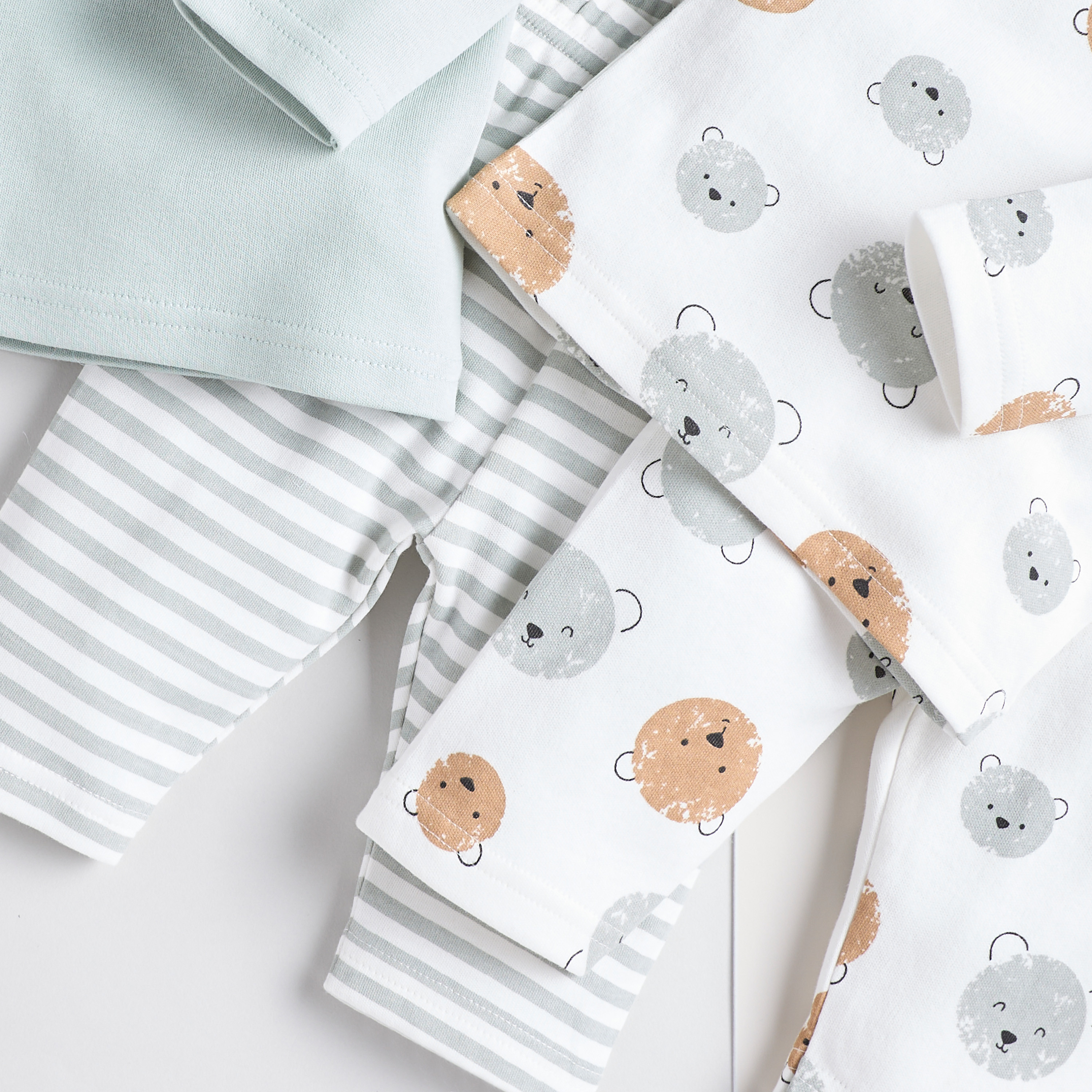 بنطلون بيجاما وتيشيرت بأكمام طويلة وطبعات من جونيورز - مجموعة من 2 أطقم-baby-boys-clothing-nightwear-pyjamasets-image-5