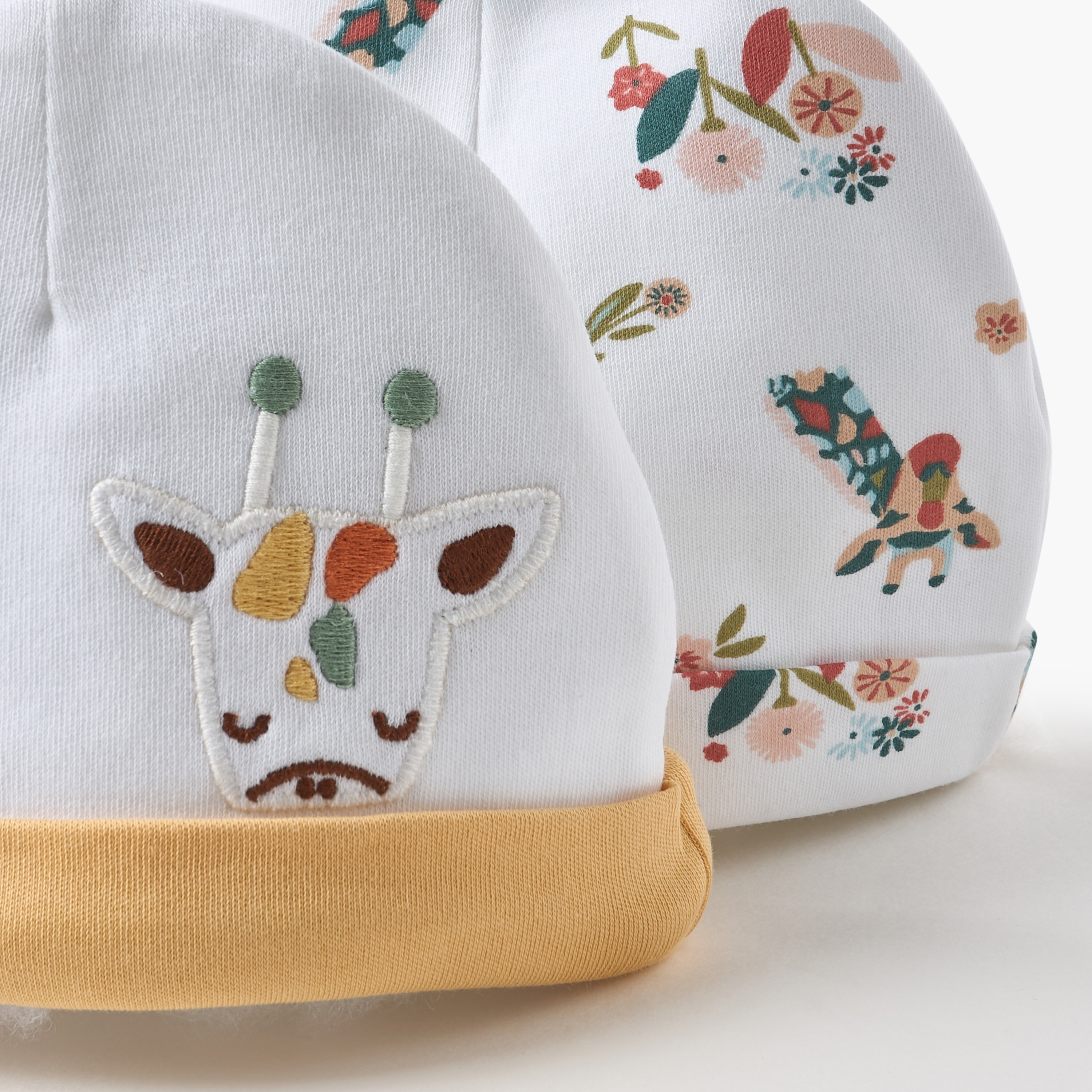 قبعات بيني بتفاصيل زرافة من جونيورز - طقم من قطعتين-promo_babyshop_Buy3for10_UAE230426-image-5