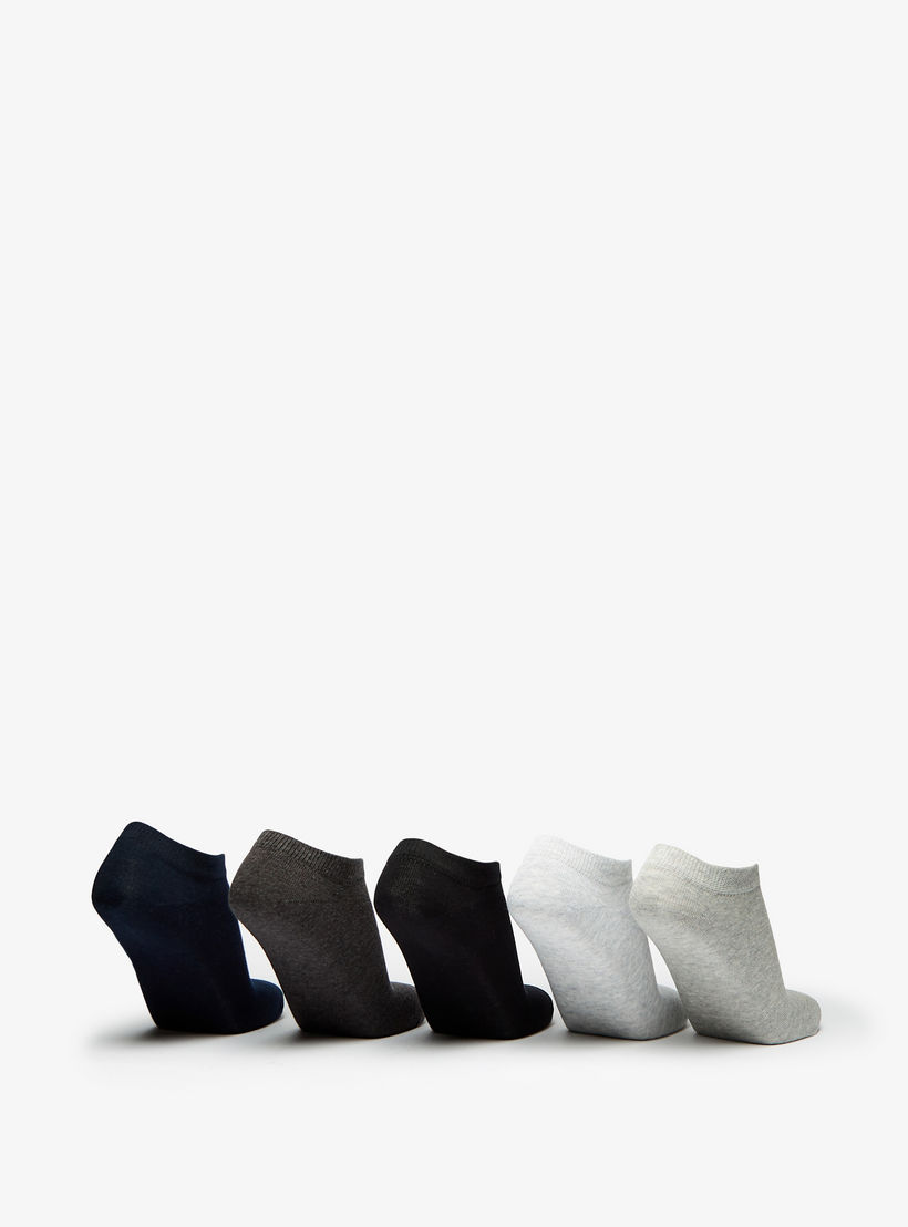 طقم جوارب 5 أزواج سادة بطول الكاحل من شومارت-men-socks-image-2