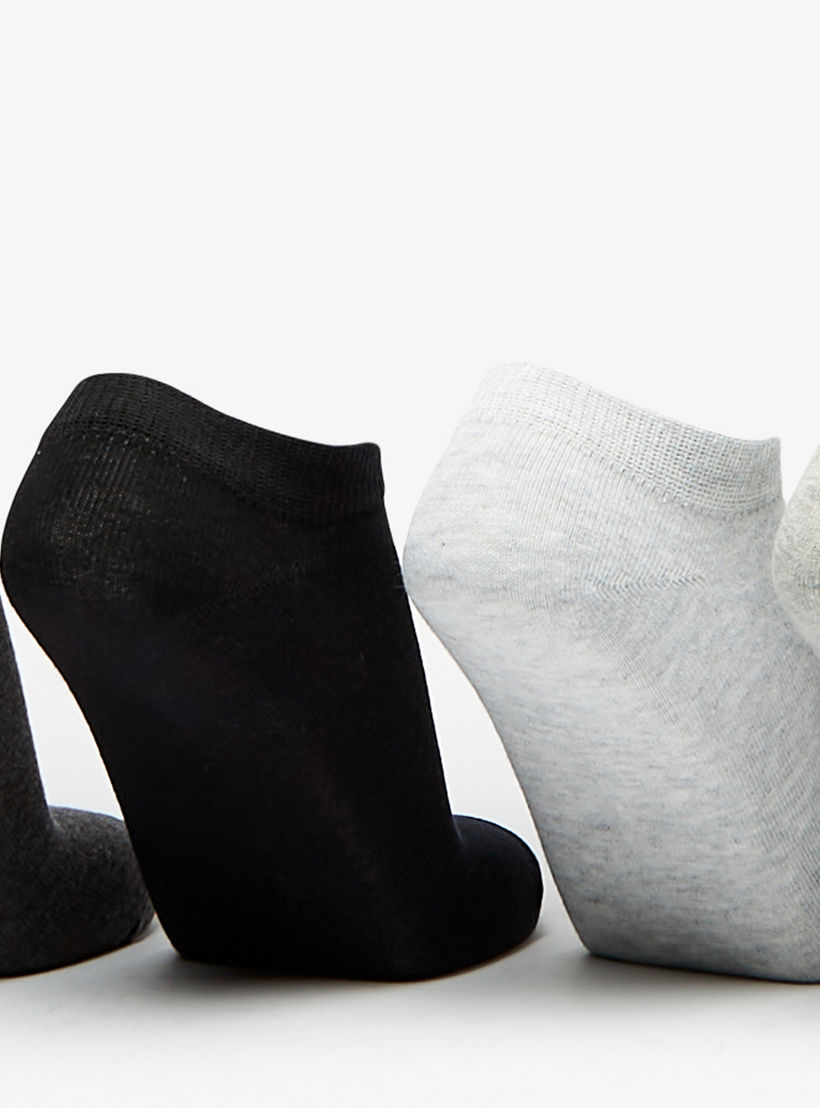 طقم جوارب 5 أزواج سادة بطول الكاحل من شومارت-men-socks-image-3