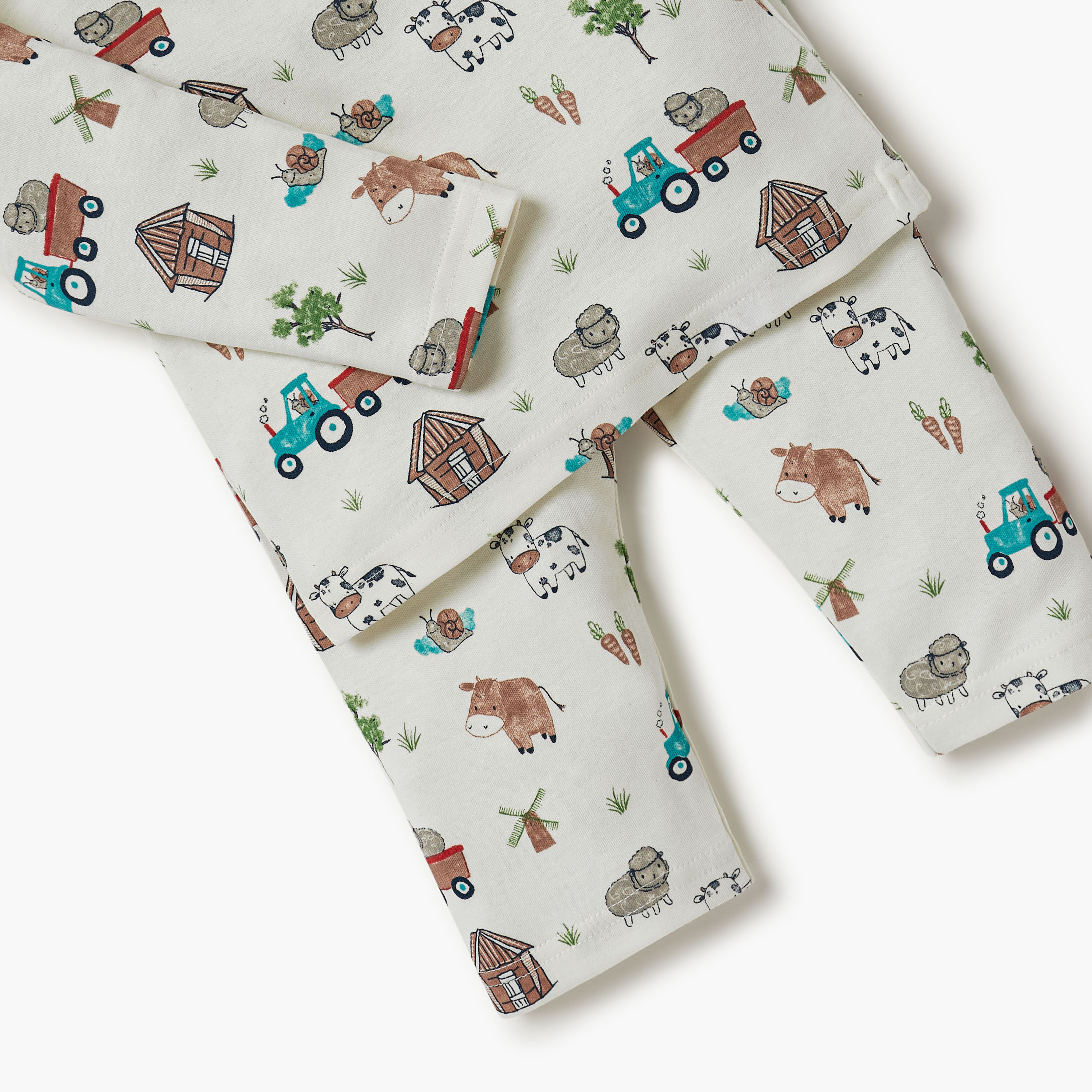 طقم تيشيرت وبنطلون بيجاما بطبعات مزرعة من جونيورز-baby-boys-clothing-nightwear-pyjamasets-image-6