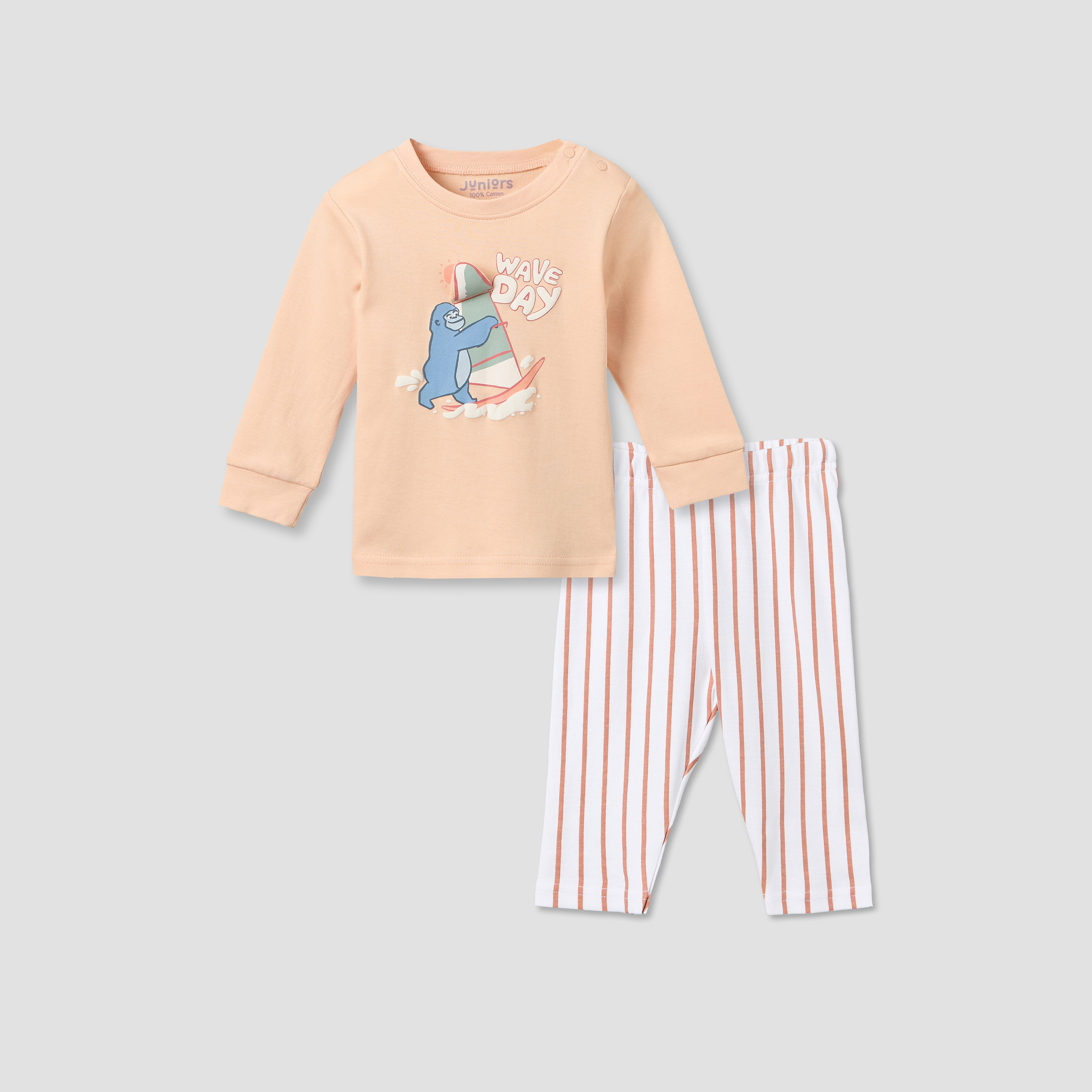 طقم بيجاما قطن بياقة ضيقة وأكمام طويلة وطبعات سيرف من جونيورز-baby-boys-clothing-nightwear-pyjamasets-image-2