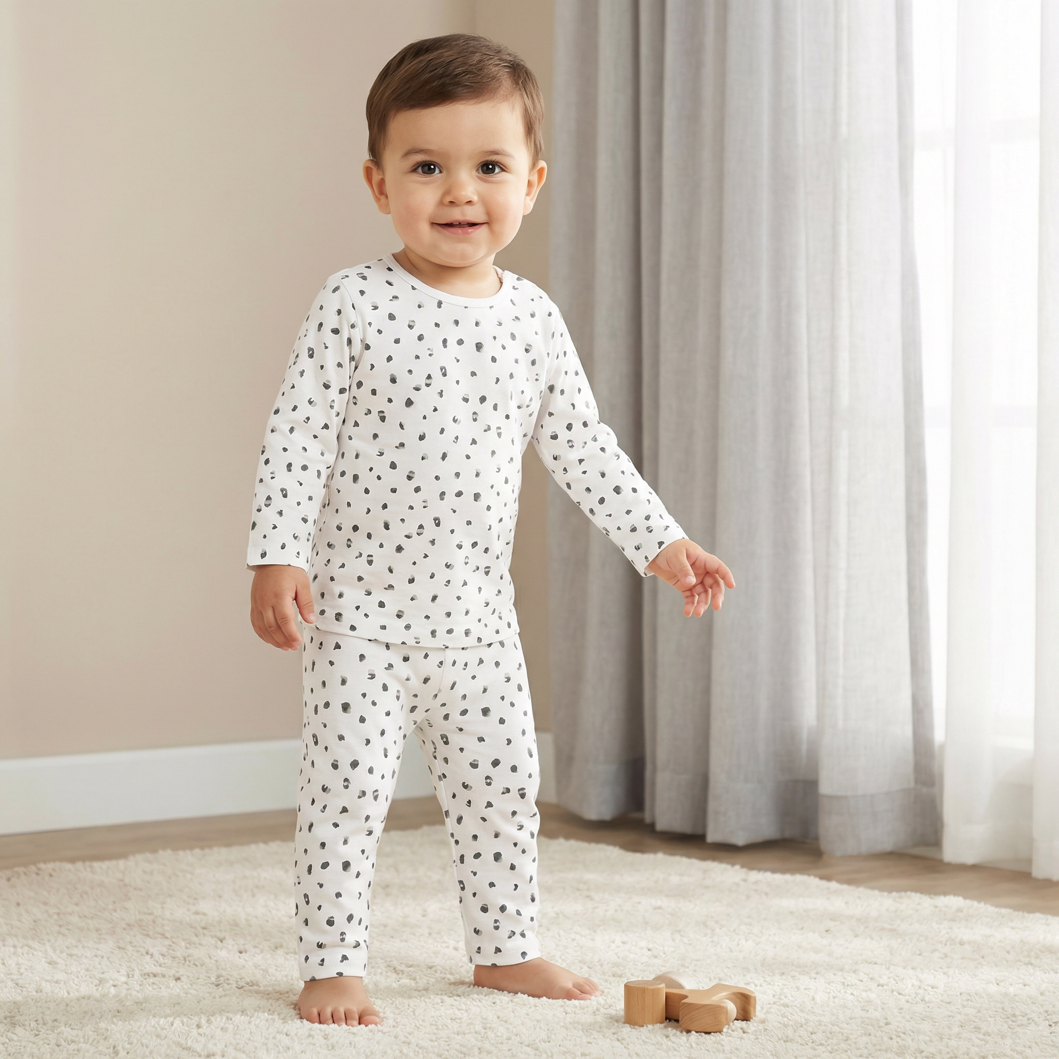 طقم بنطلون بيجاما وتيشيرت بطبعات زرافة من جونيورز-baby-girls-clothing-nightwear-pyjamasets-image-1