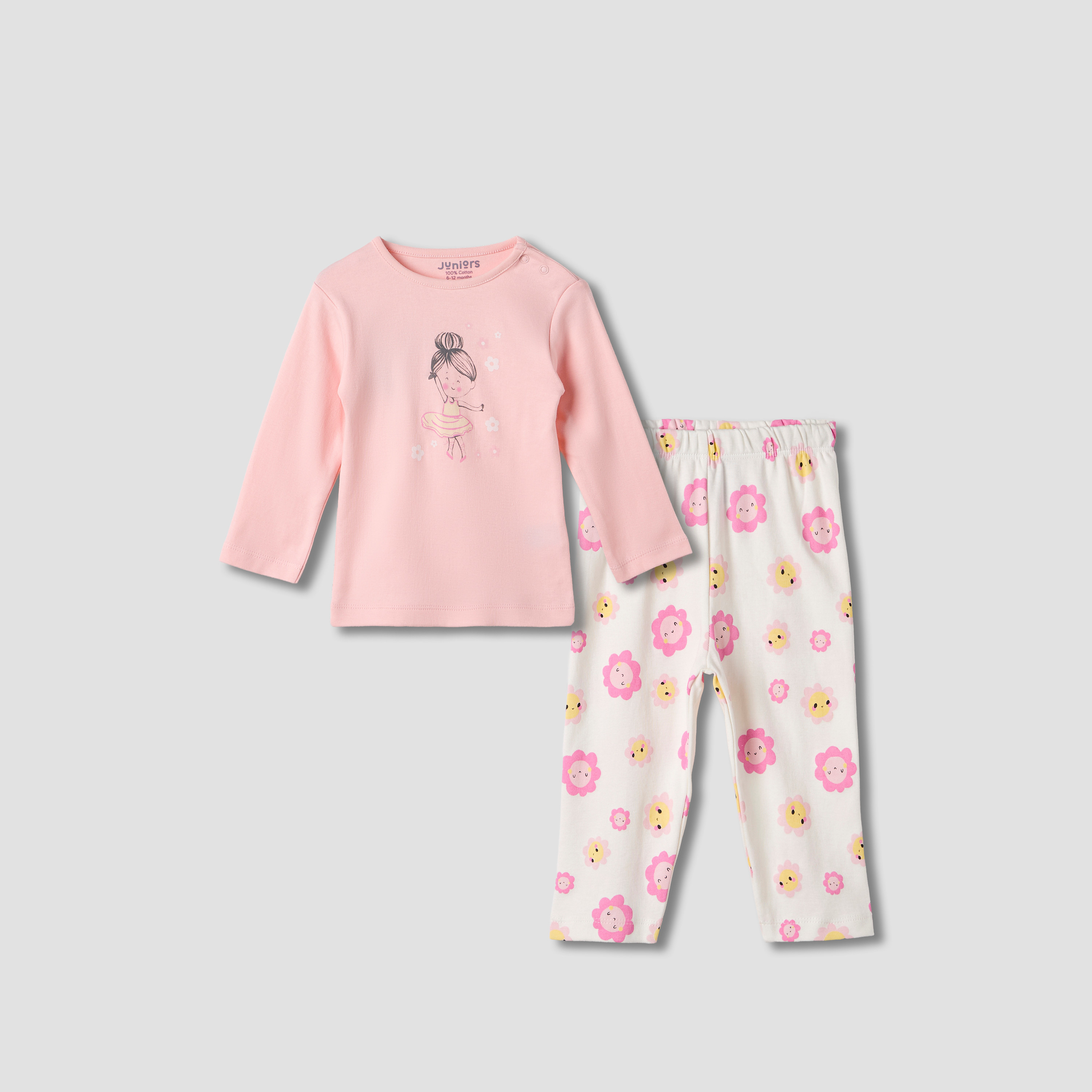طقم تيشيرت بأكمام طويلة وبنطلون بيجاما بطبعات من جونيورز-baby-girls-clothing-nightwear-pyjamasets-image-1