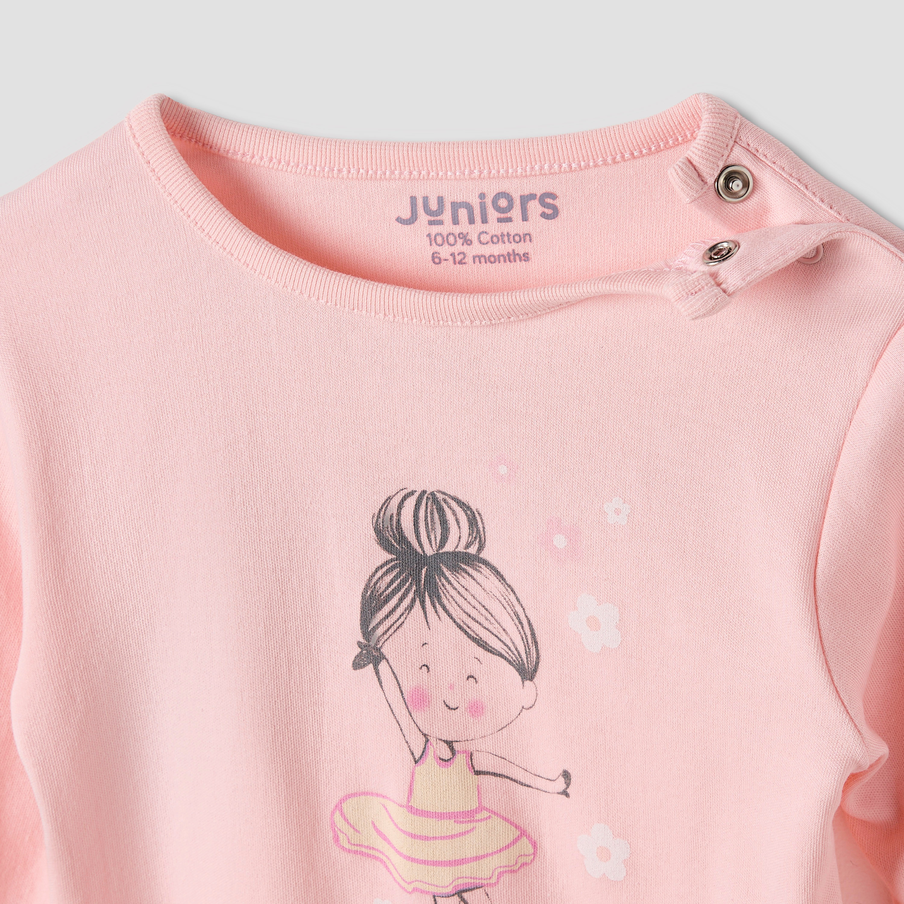 طقم تيشيرت بأكمام طويلة وبنطلون بيجاما بطبعات من جونيورز-baby-girls-clothing-nightwear-pyjamasets-image-4