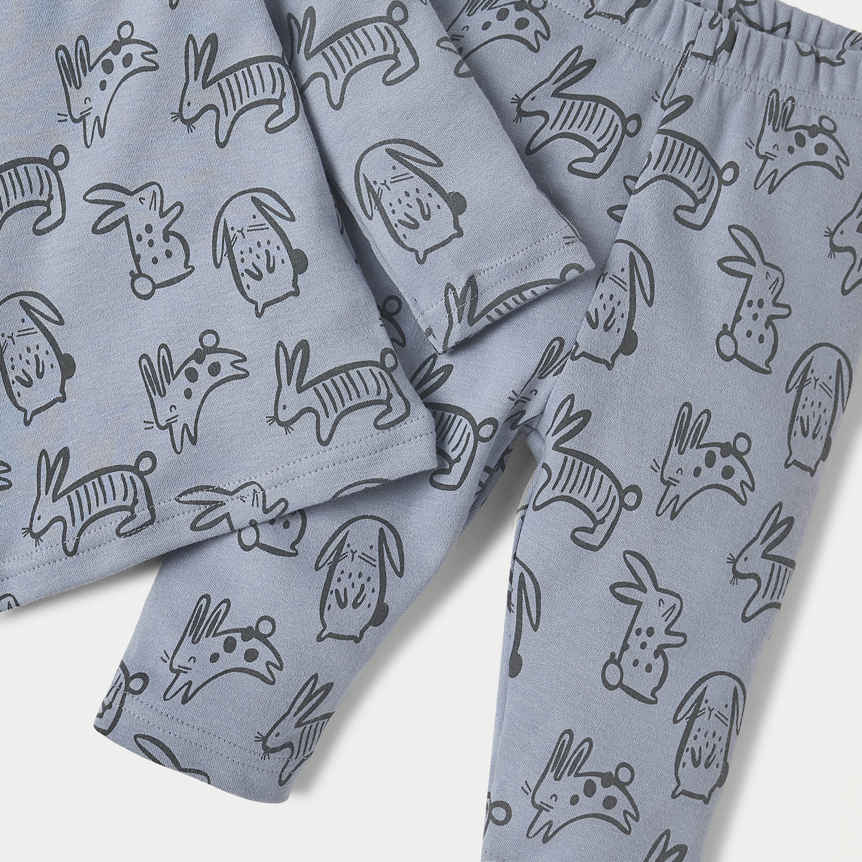 طقم بنطلون بيجاما وتيشيرت بأكمام طويلة وطبعات من جونيورز-baby-girls-clothing-nightwear-pyjamasets-image-4