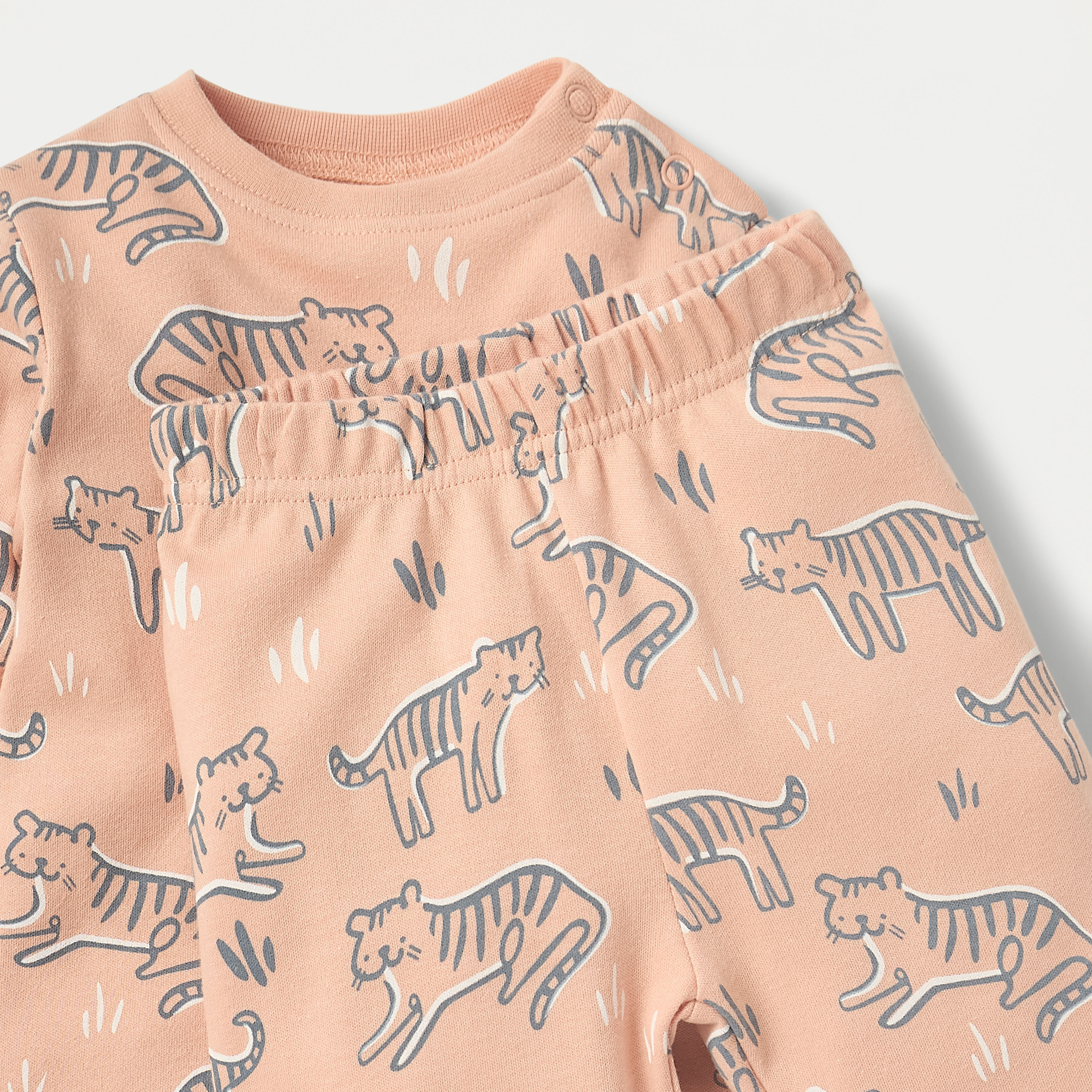 طقم بنطلون بيجاما وتيشيرت بأكمام طويلة وطبعات من جونيورز-baby-girls-clothing-nightwear-pyjamasets-image-4