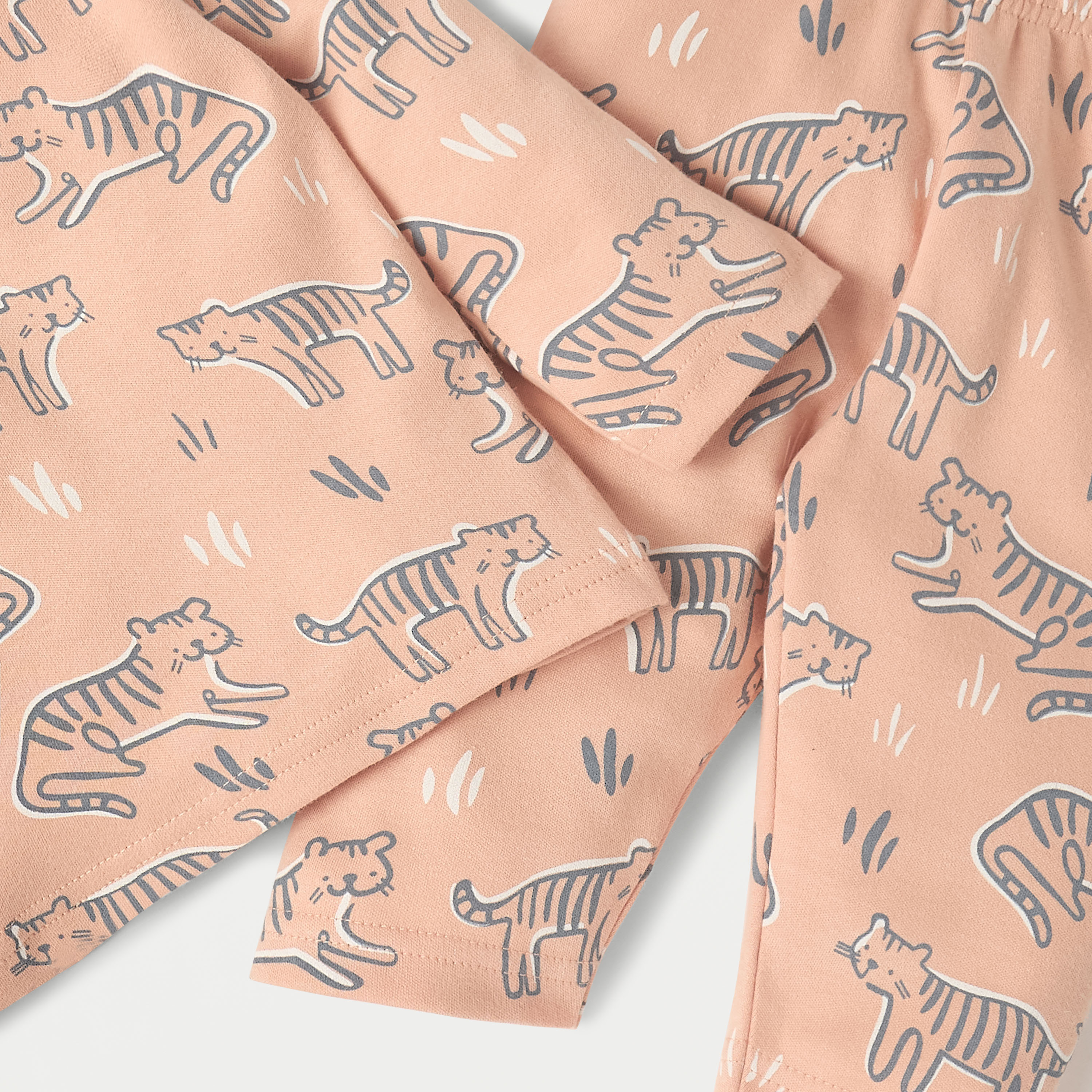 طقم بنطلون بيجاما وتيشيرت بأكمام طويلة وطبعات من جونيورز-baby-girls-clothing-nightwear-pyjamasets-image-5