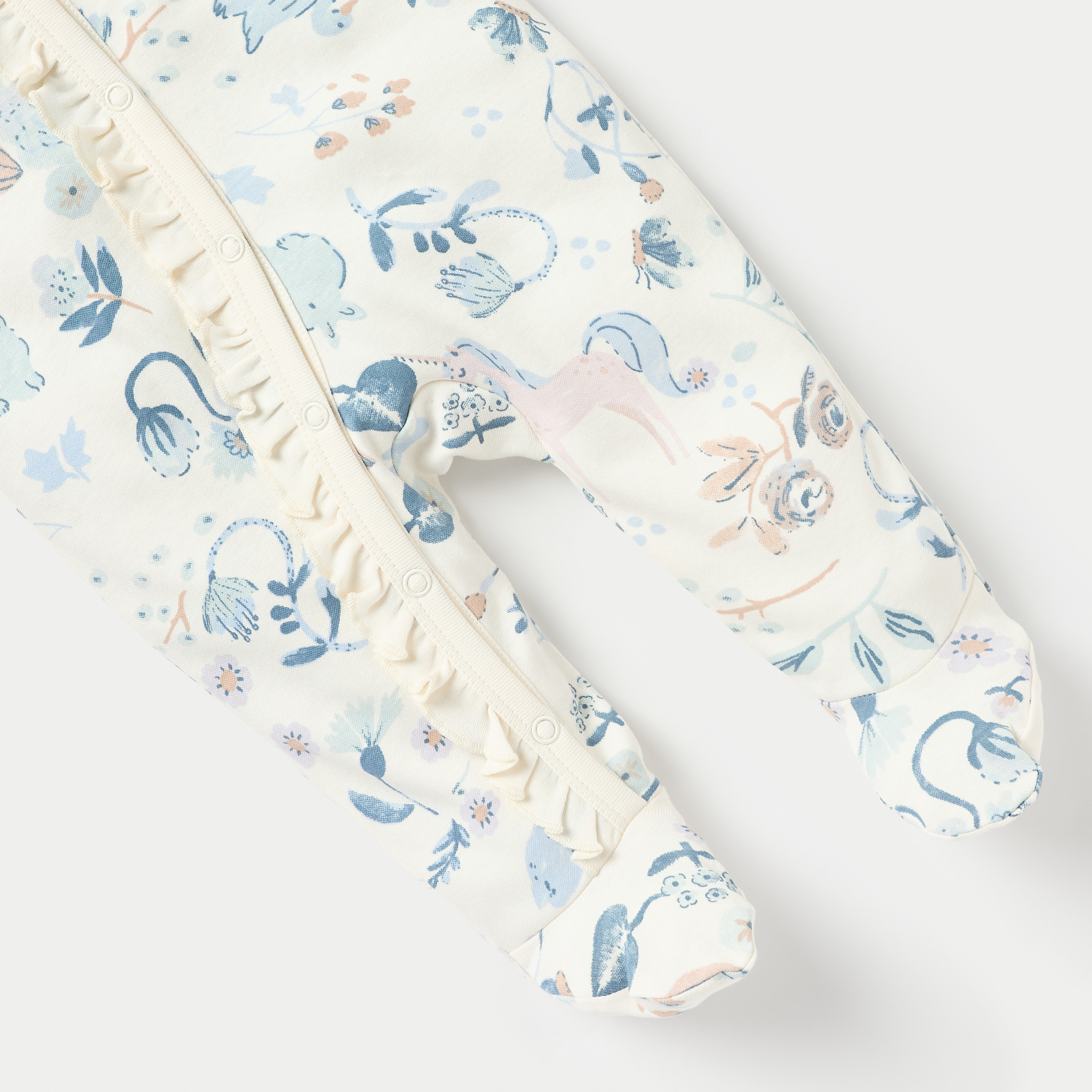 بدلة نوم مغلقة القدمين بزر إغلاق كبّاس وتفاصيل كشكش بطبعات من جونيورز-baby-girls-clothing-nightwear-sleepsuits-image-3