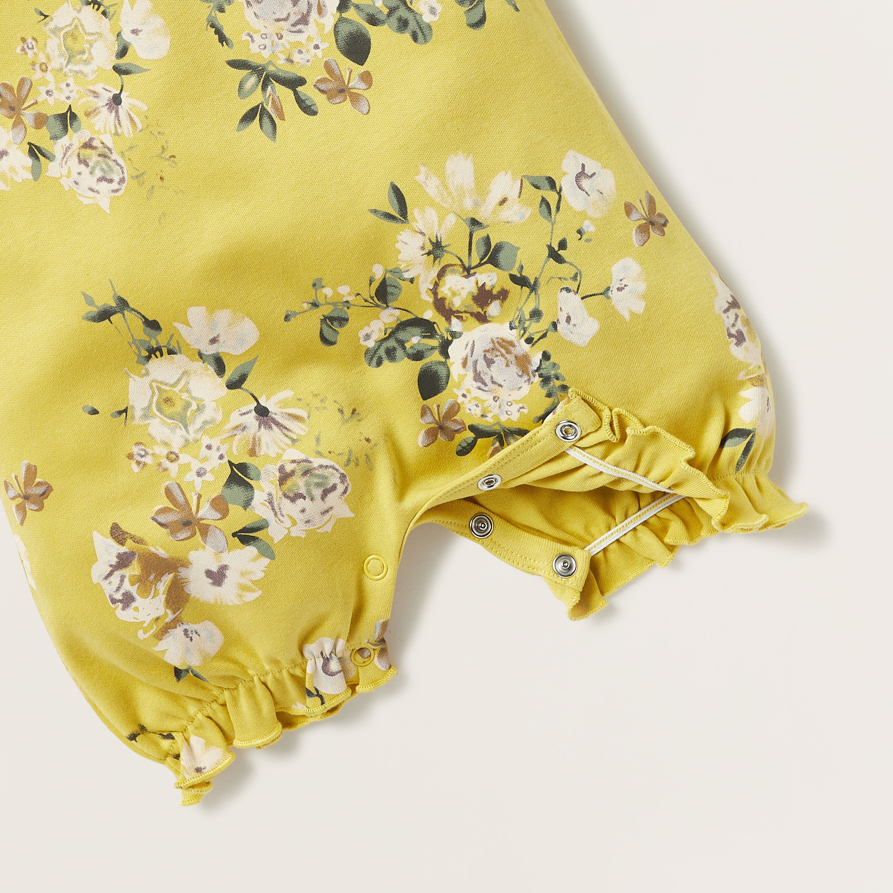 أفرول بأزرار إغلاق وكشكش وطبعات أزهار من جونيورز-baby-girls-clothing-rompers-image-3