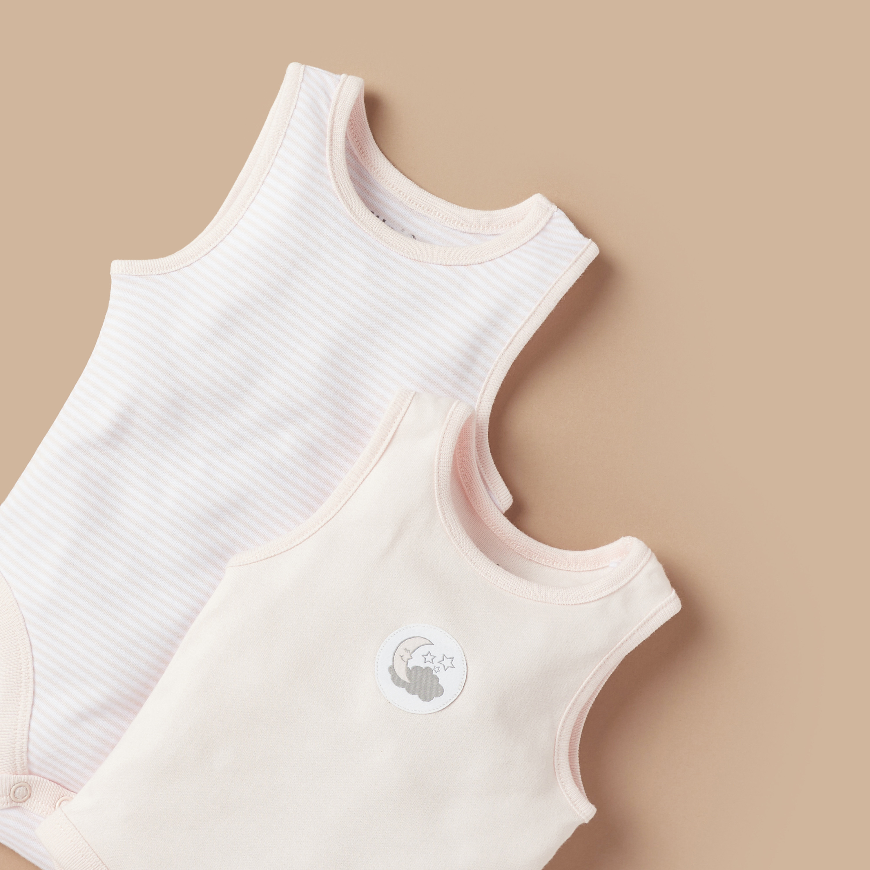 بودي سوت دون أكمام بأزرار إغلاق وطبعات من جونيورز - طقم من قطعتين-baby-girls-clothing-bodysuits-image-4