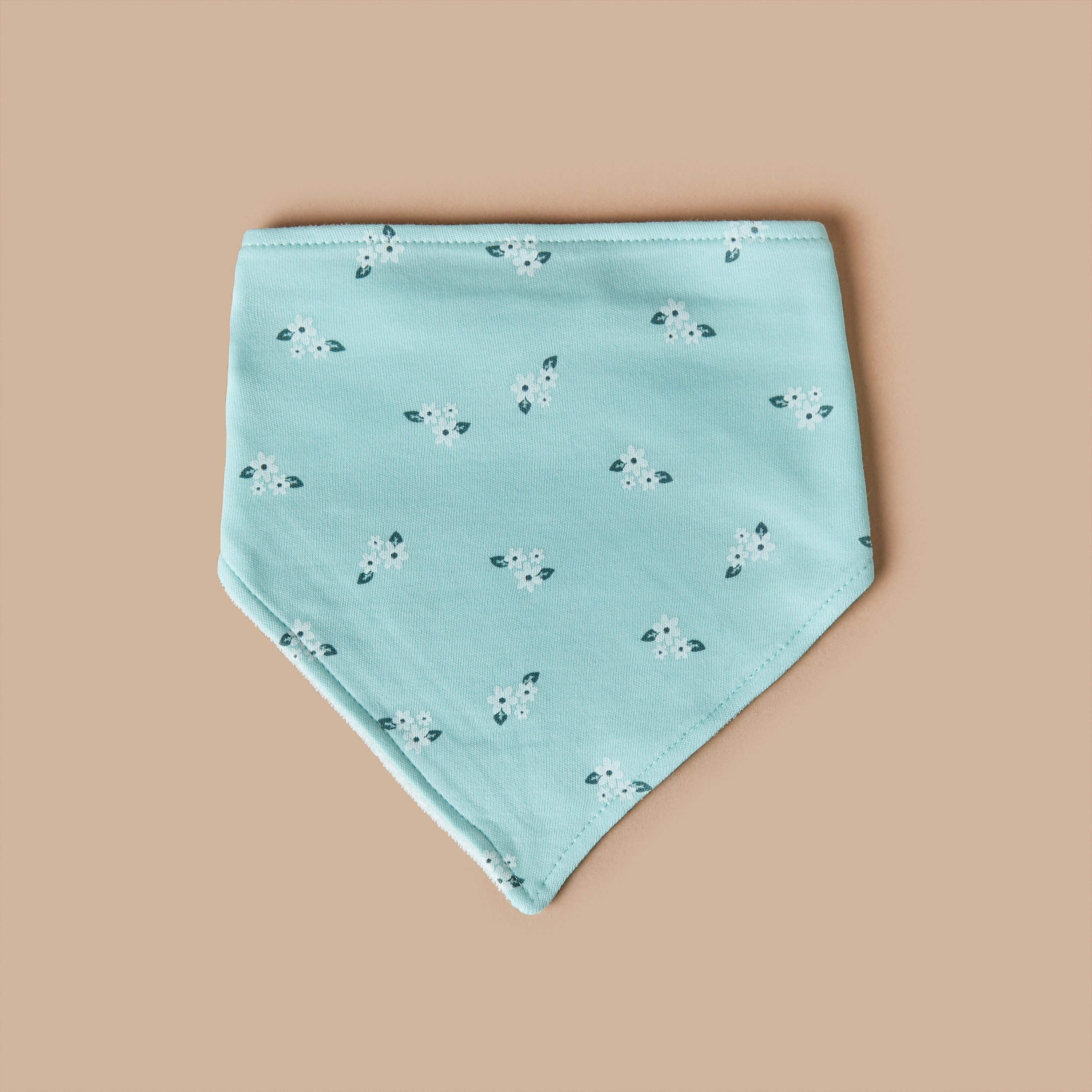 مريلة موسلين بزر إغلاق كبّاس وطبعات من جونيورز- طقم من 3 قطع-baby-feeding-bibs-image-4