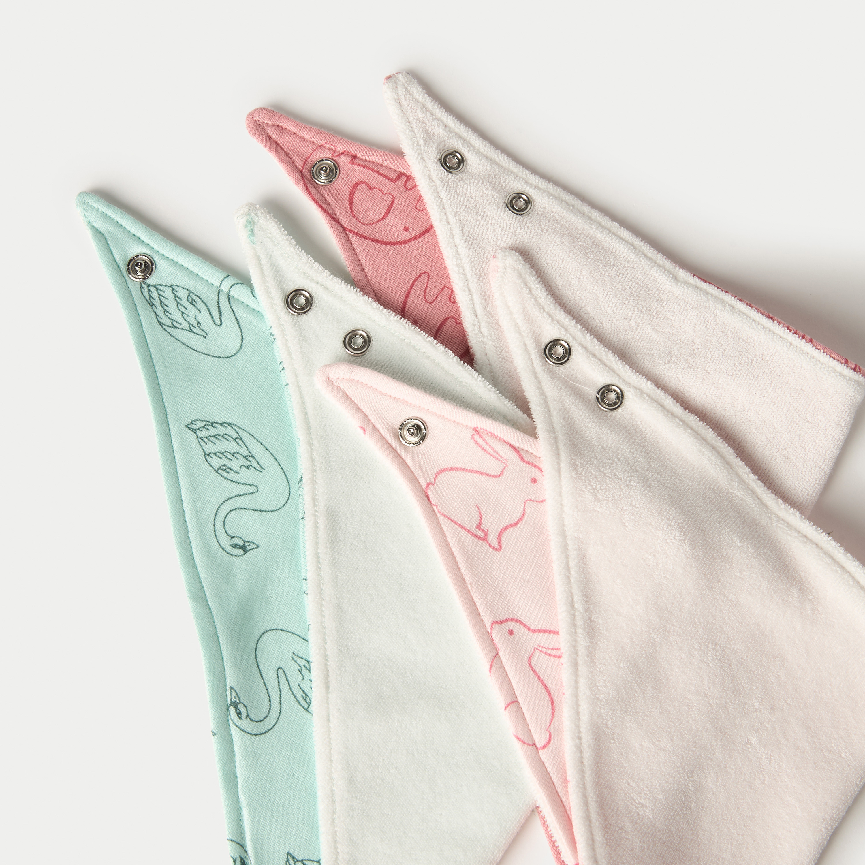 Juniors Printed Muslin Bib with Button Closure - Set of 3-baby-feeding-bibs-image-6