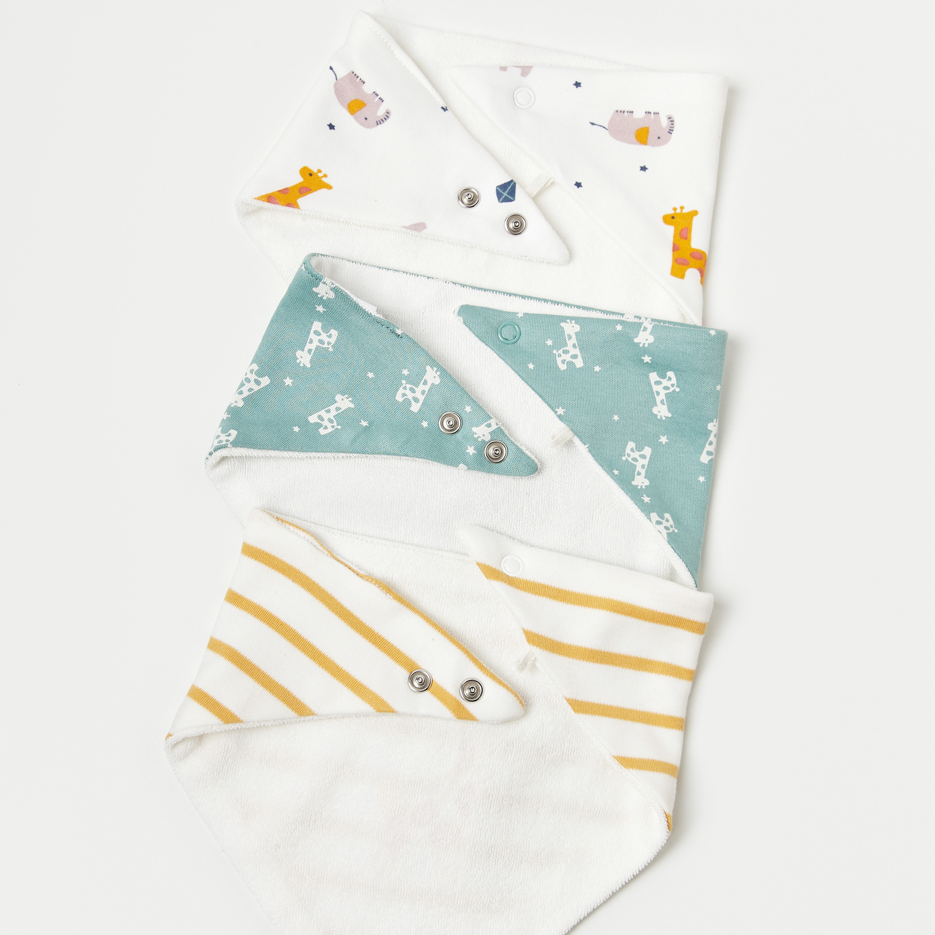 مرايل بزر إغلاق كبّاس وطبعات زرافة من جونيورز- طقم 3 قطع-baby-feeding-bibs-image-7