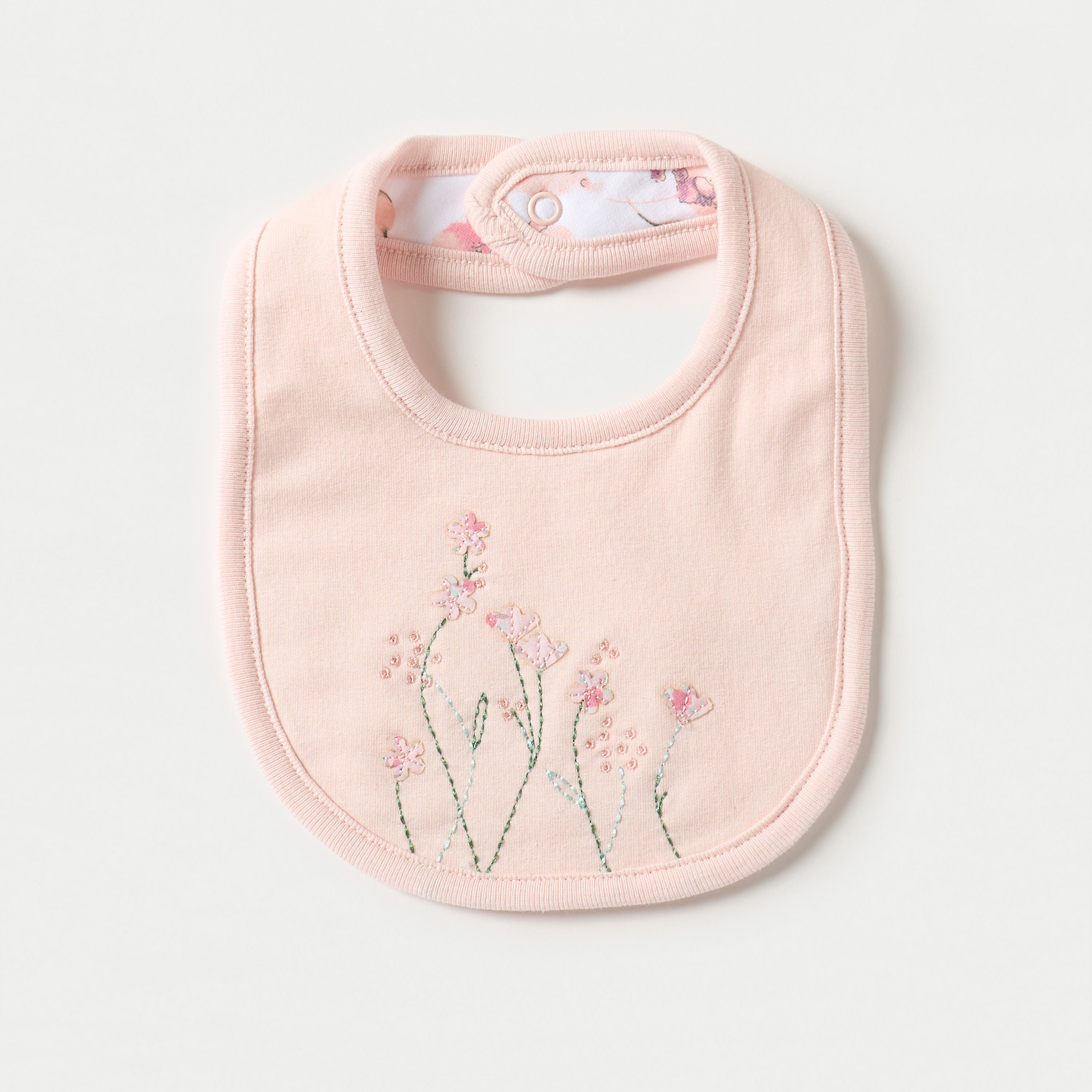 مريلة بتطريزات ازهار مع زر إغلاق كباس من جونيورز-baby-feeding-bibs-image-2