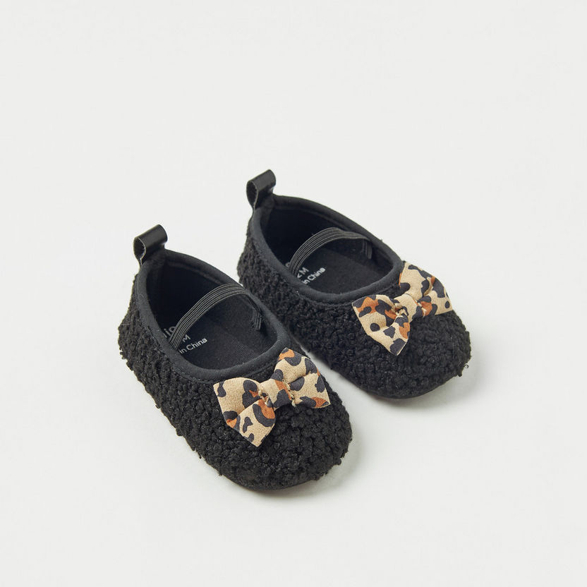 Juniors Textured Booties with Printed Bow Accent-Casual-image-1
