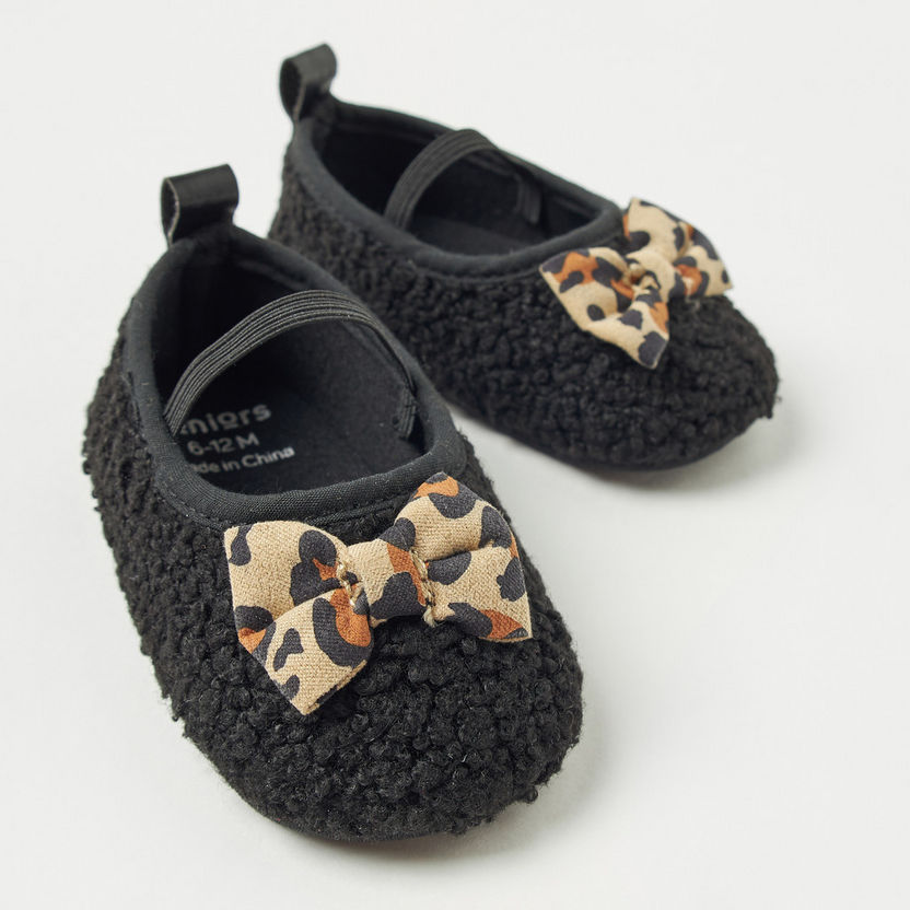 Juniors Textured Booties with Printed Bow Accent-Casual-image-2