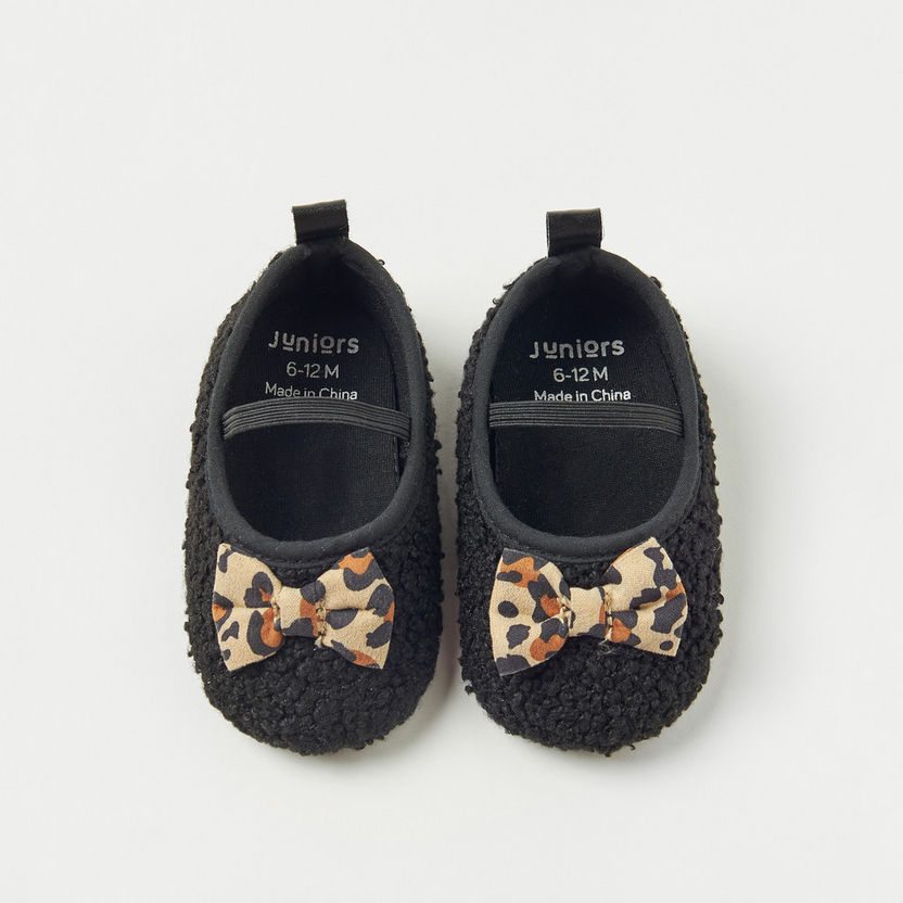 Juniors Textured Booties with Printed Bow Accent-Casual-image-4