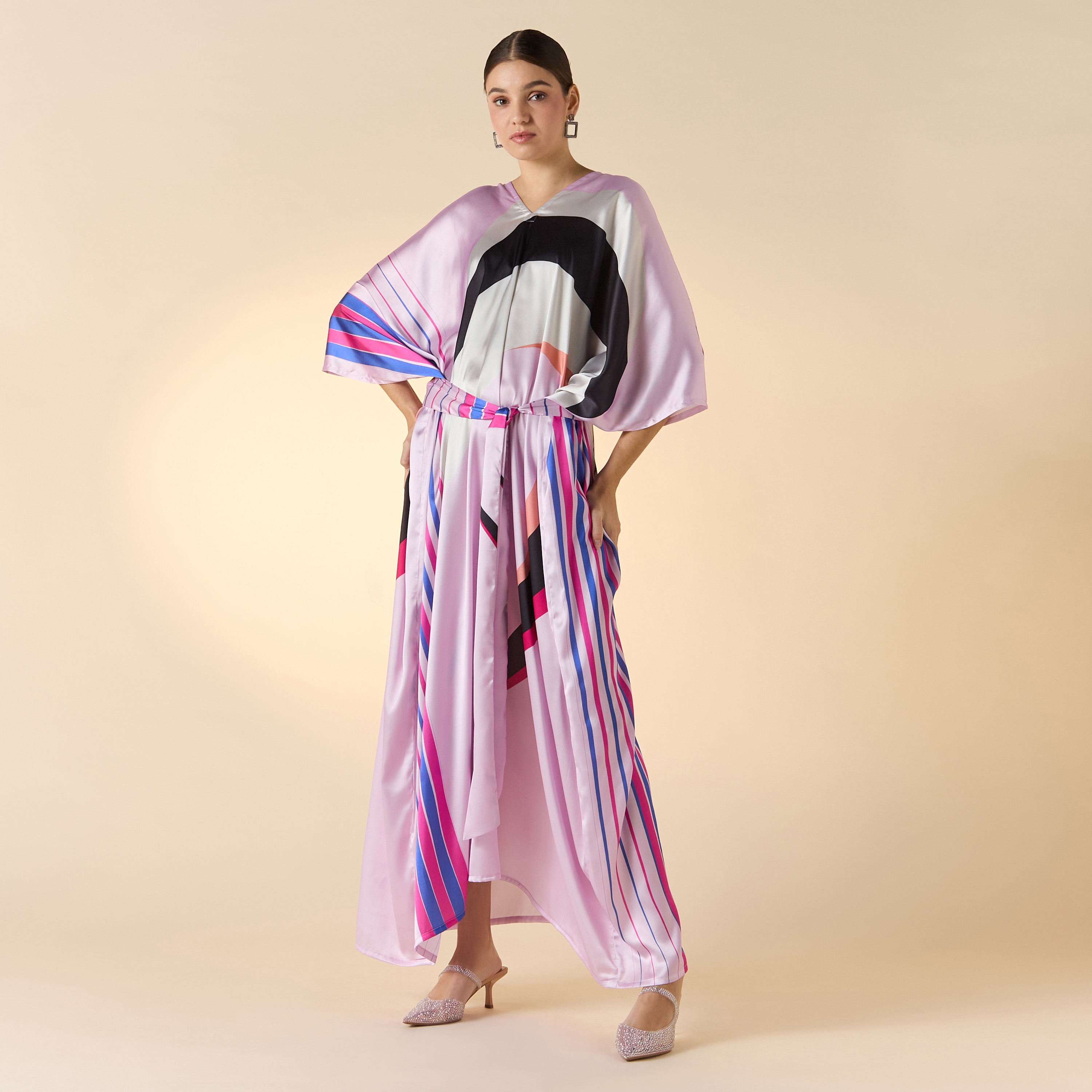 فستان قفطان طويل برباط أمامي وطبعات من FYOR-women-arabicclothing-kaftan-image-1