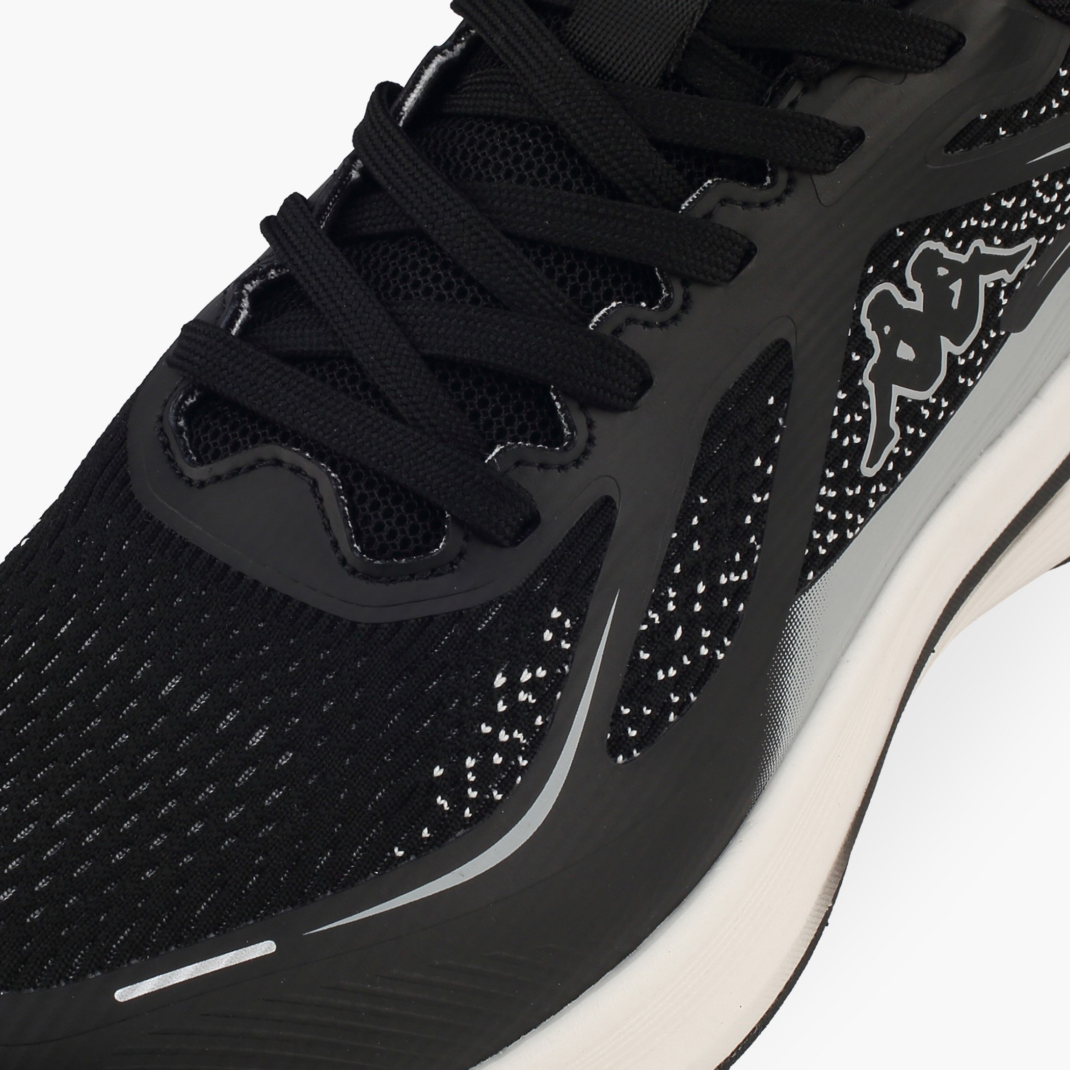 حذاء رياضي برباط إغلاق وشعار للرجال من كابا-sports-men-shoes-image-4