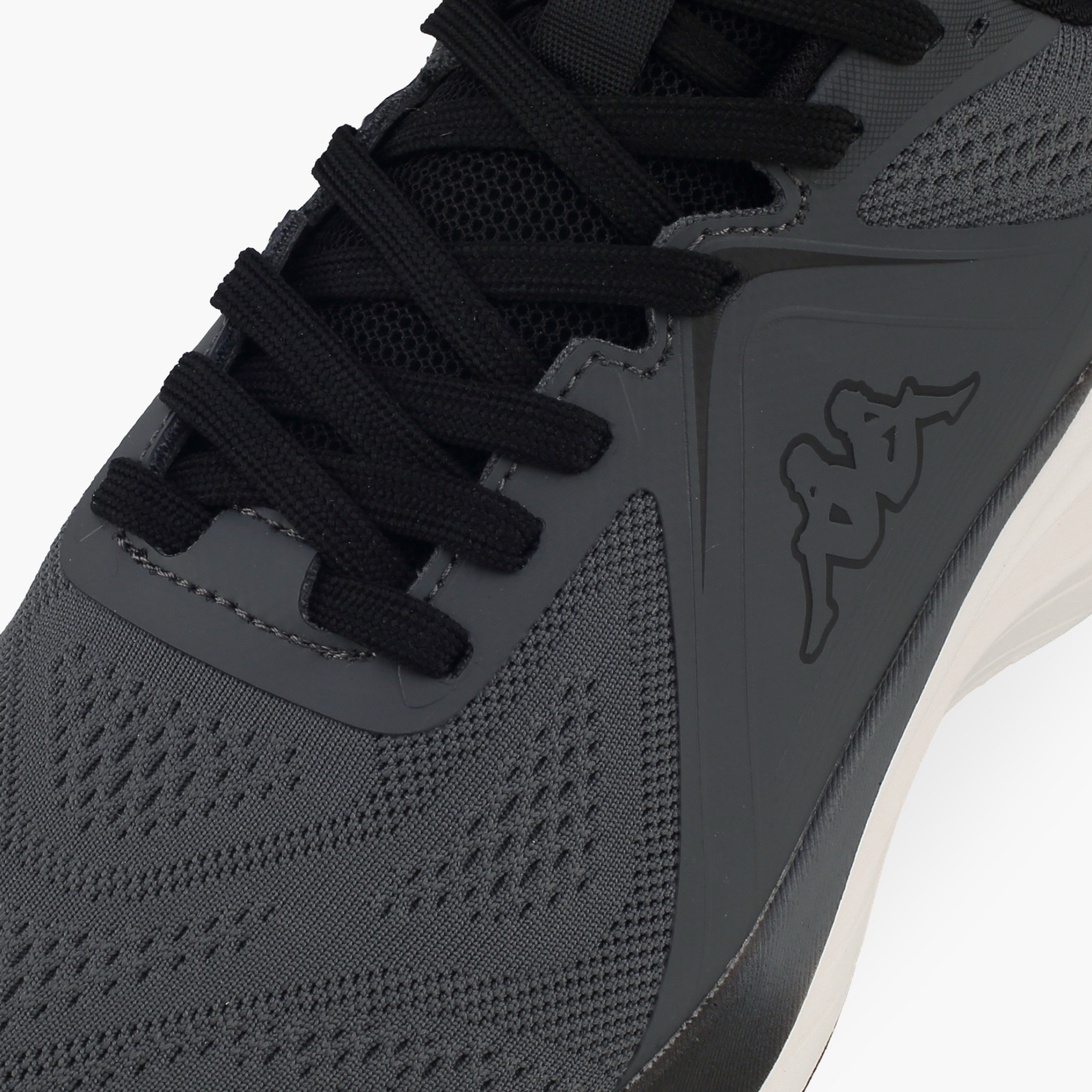 حذاء رياضي برباط إغلاق وشعار للرجال من كابا-sports-men-shoes-image-4