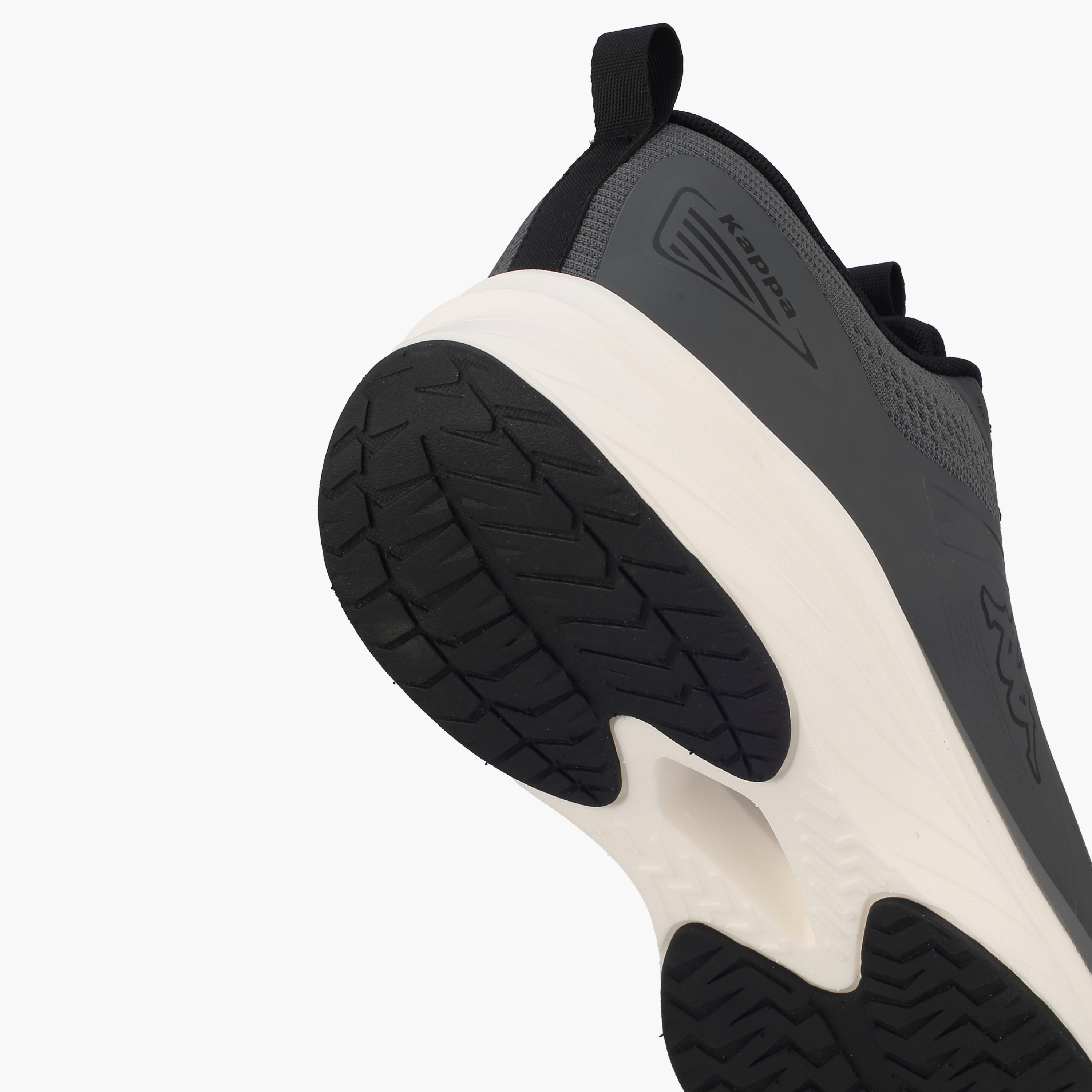 حذاء رياضي برباط إغلاق وشعار للرجال من كابا-sports-men-shoes-image-5