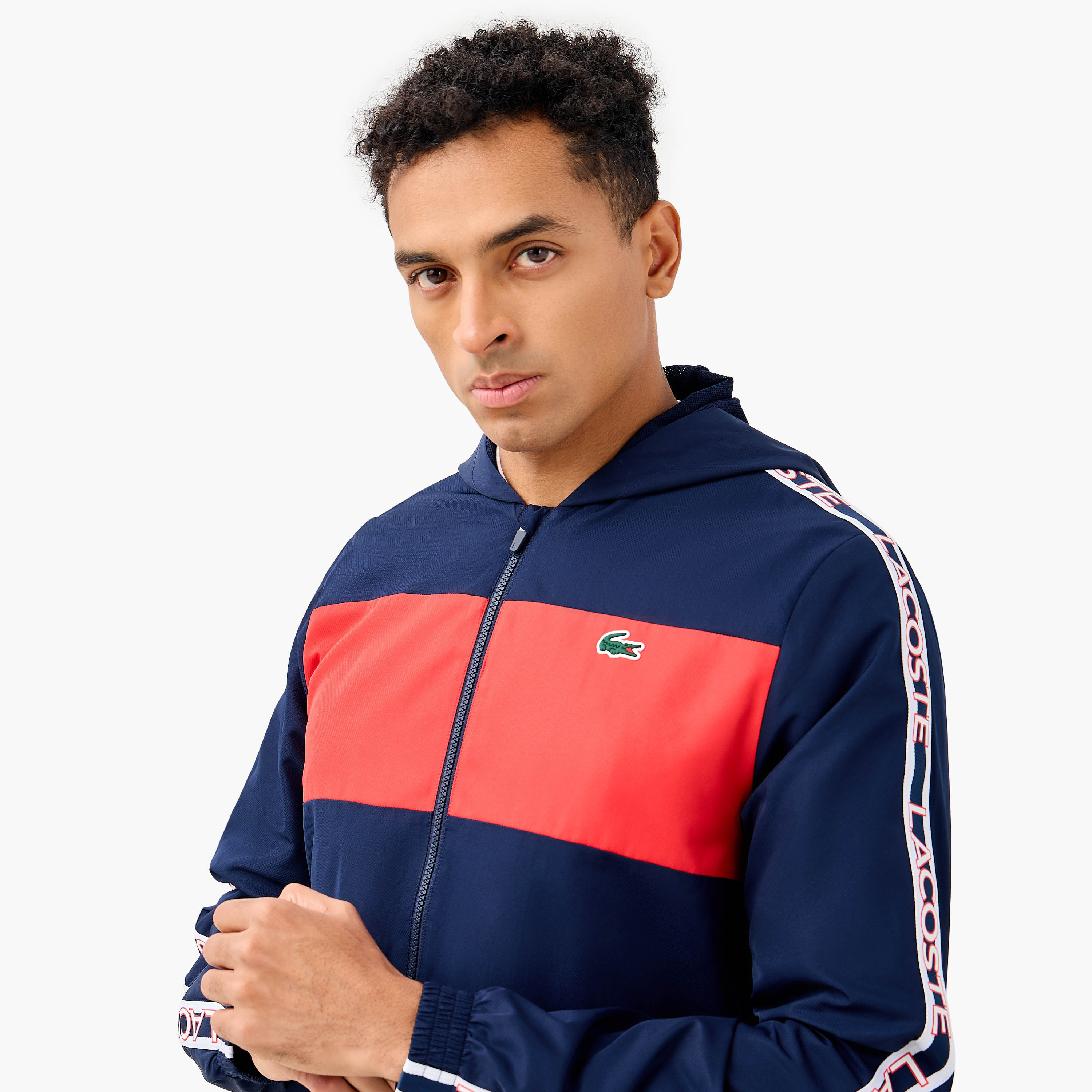 جاكيت بقبعة وسحاب إغلاق وتصميم قوالب ملونة من لاكوست-men-clothing-jacketsandblazers-jackets-image-4