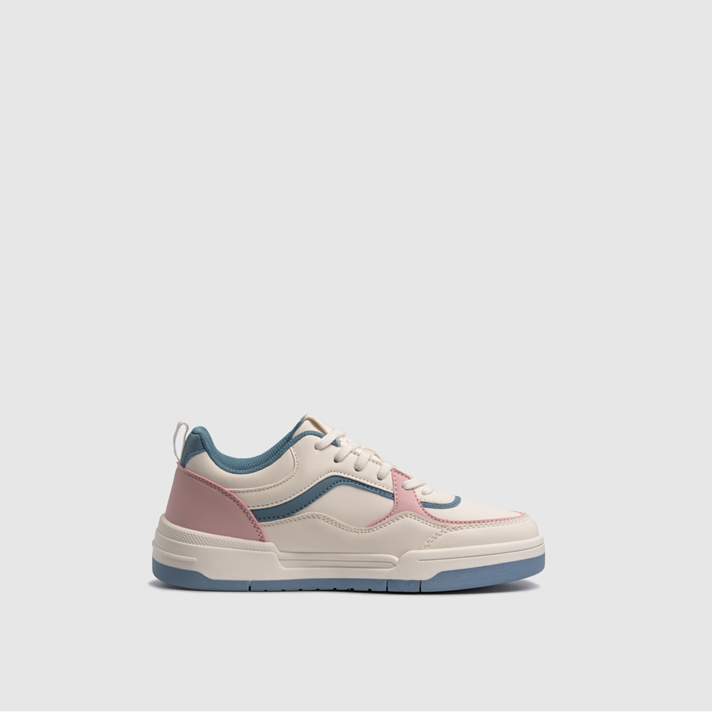 حذاء رياضي نسائي من بيفرلي هيلز بولو كلوب برباط عند الكاحل المنخفض | BHPC231228-women-shoes-sneakers-image-2