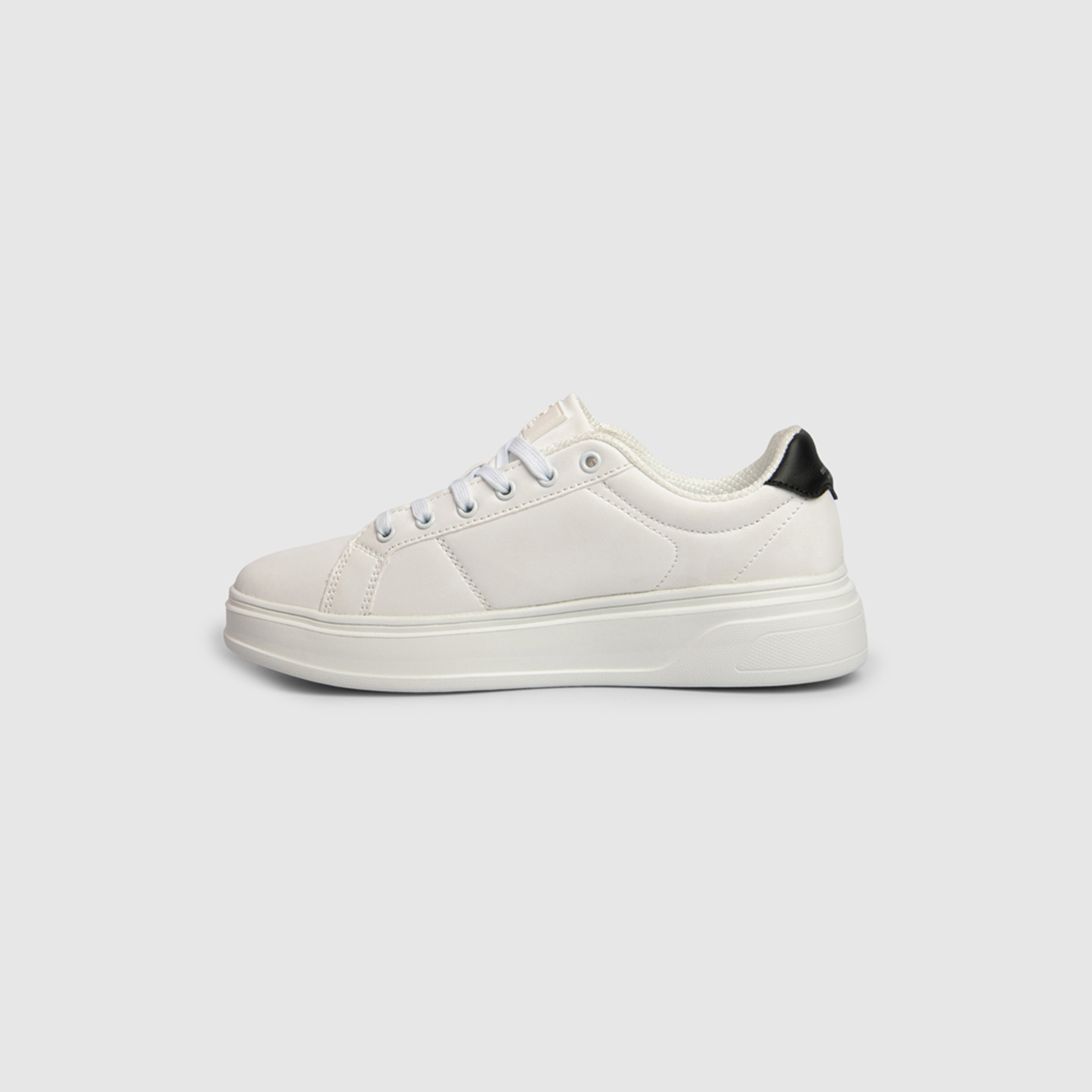 حذاء رياضي نسائي منخفض الكاحل برباط من بيفرلي هيلز بولو كلوب | BHPC241014-women-shoes-sneakers-image-3