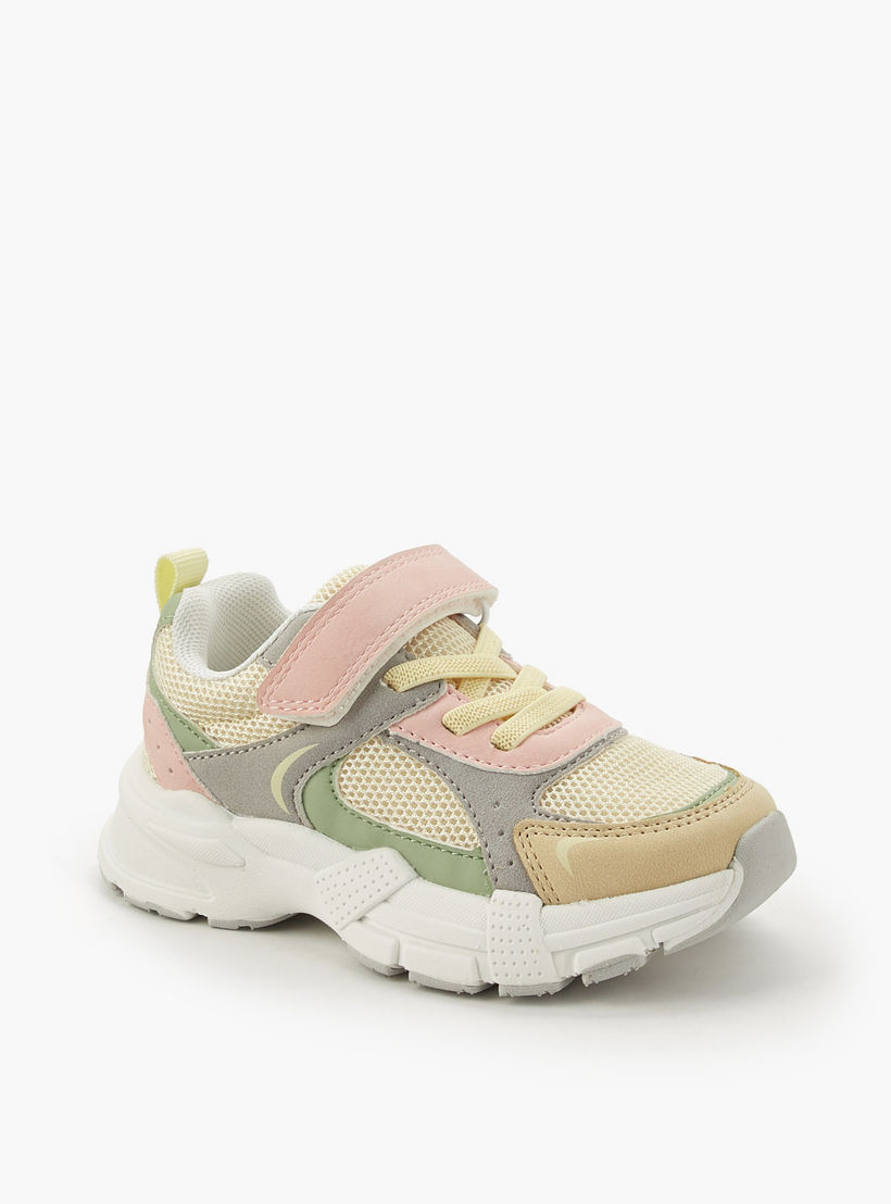 حذاء سنيكرز بشريط إغلاق لاصق للبنات من جونيورز-girls-shoes-sneakers-image-2