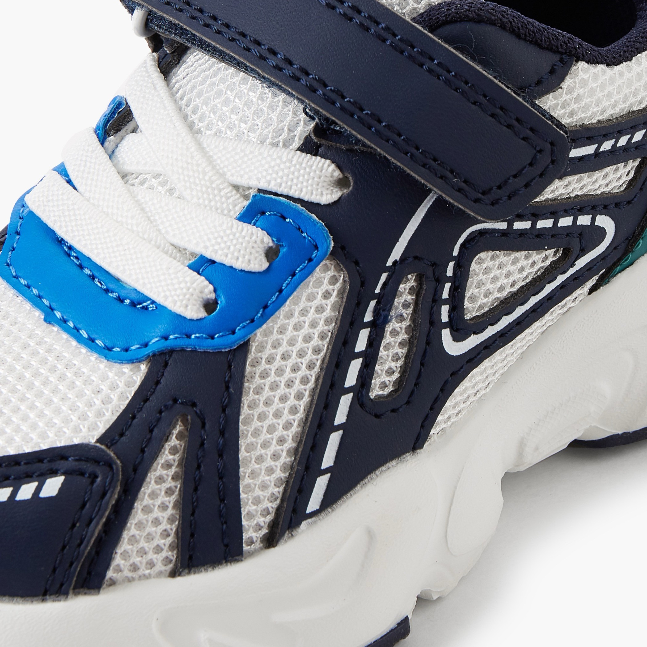حذاء سنيكرز بشريط إغلاق لاصق للأولاد من جونيورز-boys-shoes-sneakers-image-4