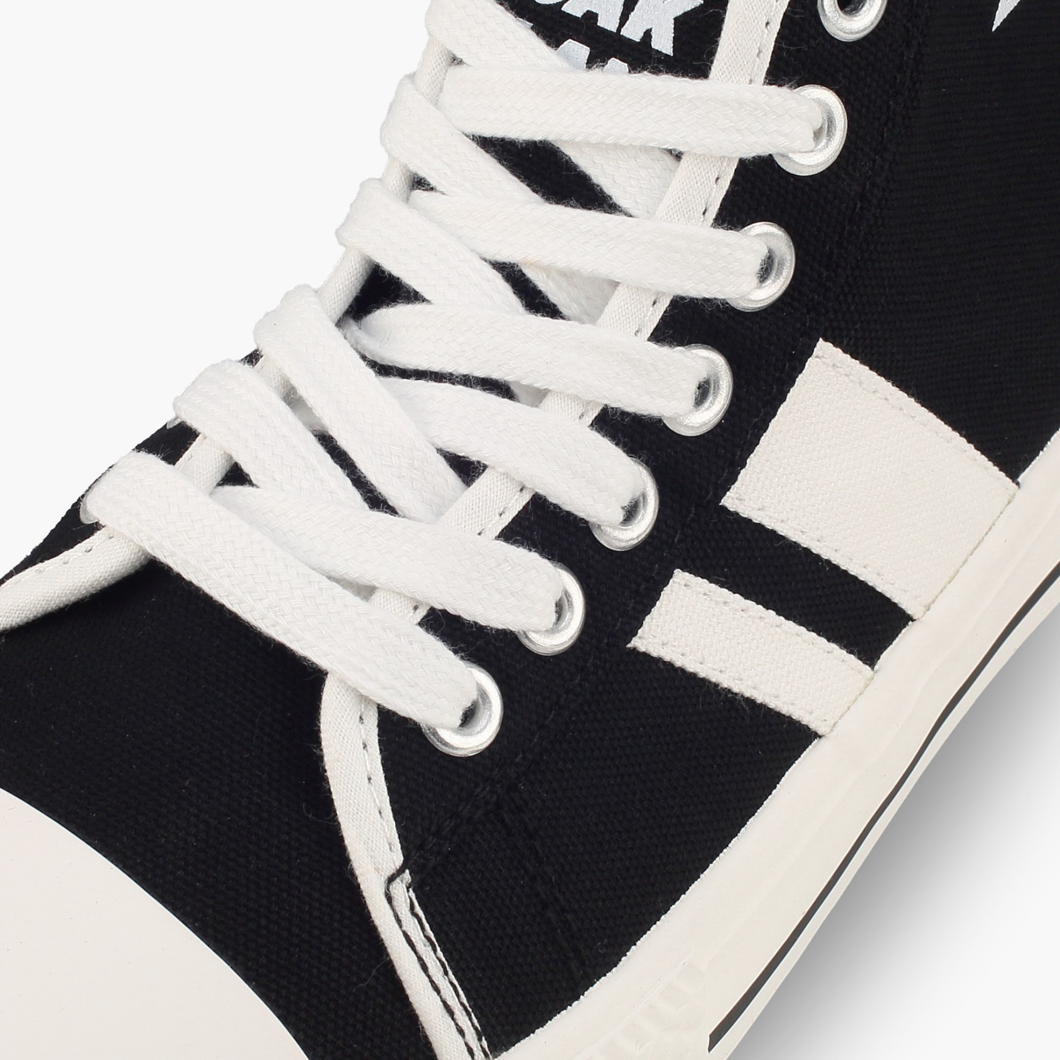حذاء سنيكرز مخطط برباط للنساء من أوكلان من شو إكسبريس-women-shoes-sneakers-image-4