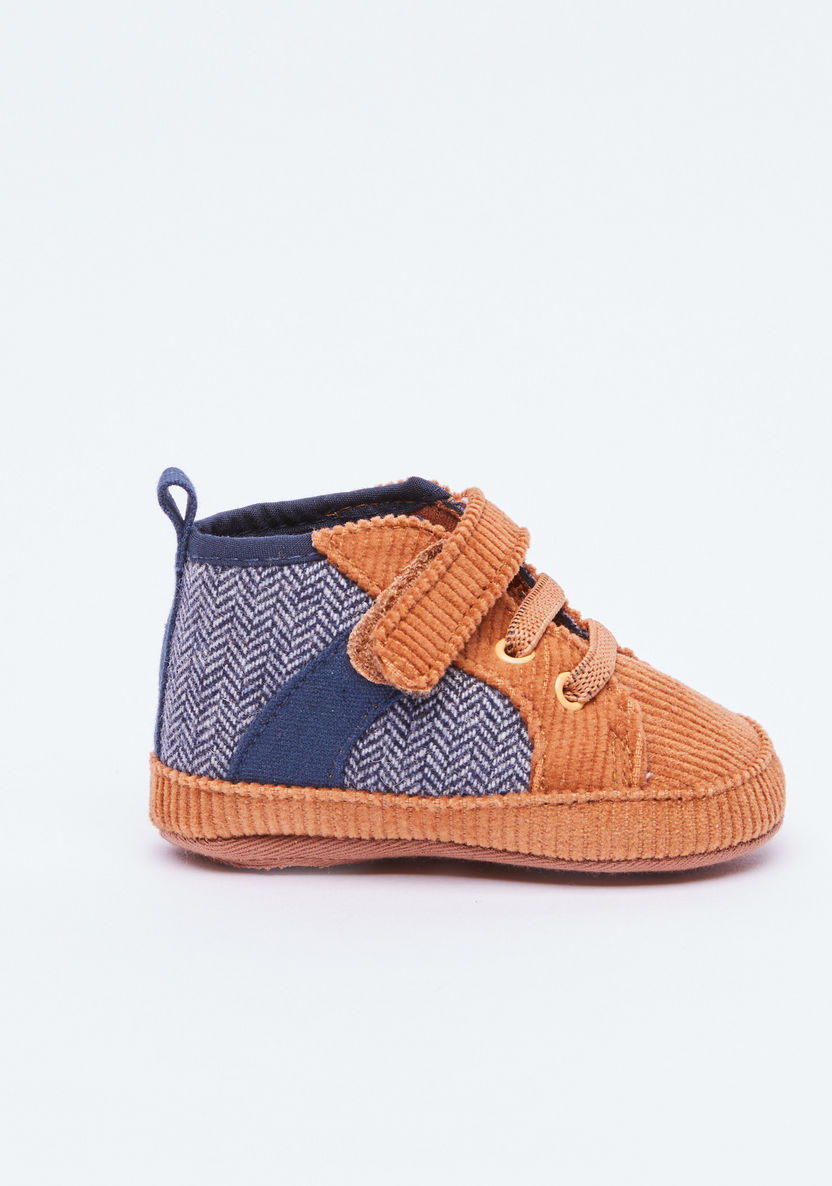 Juniors Textured Shoes with Hook and Loop Closure-Casual-image-1