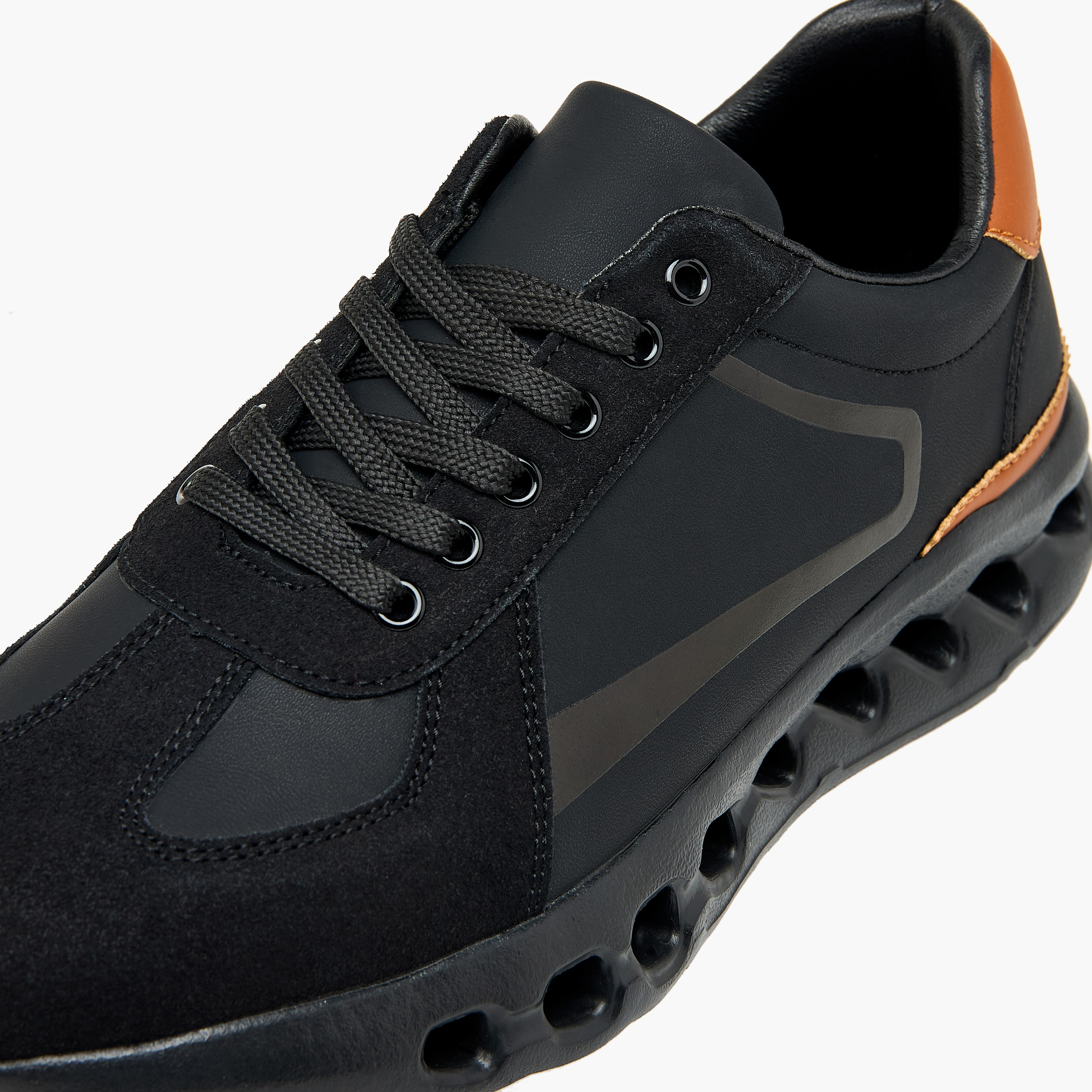 حذاء سنيكرز طول الكاحل برباط إغلاق من إل بي إل من شو إكسبرس-men-shoes-sneakers-image-4