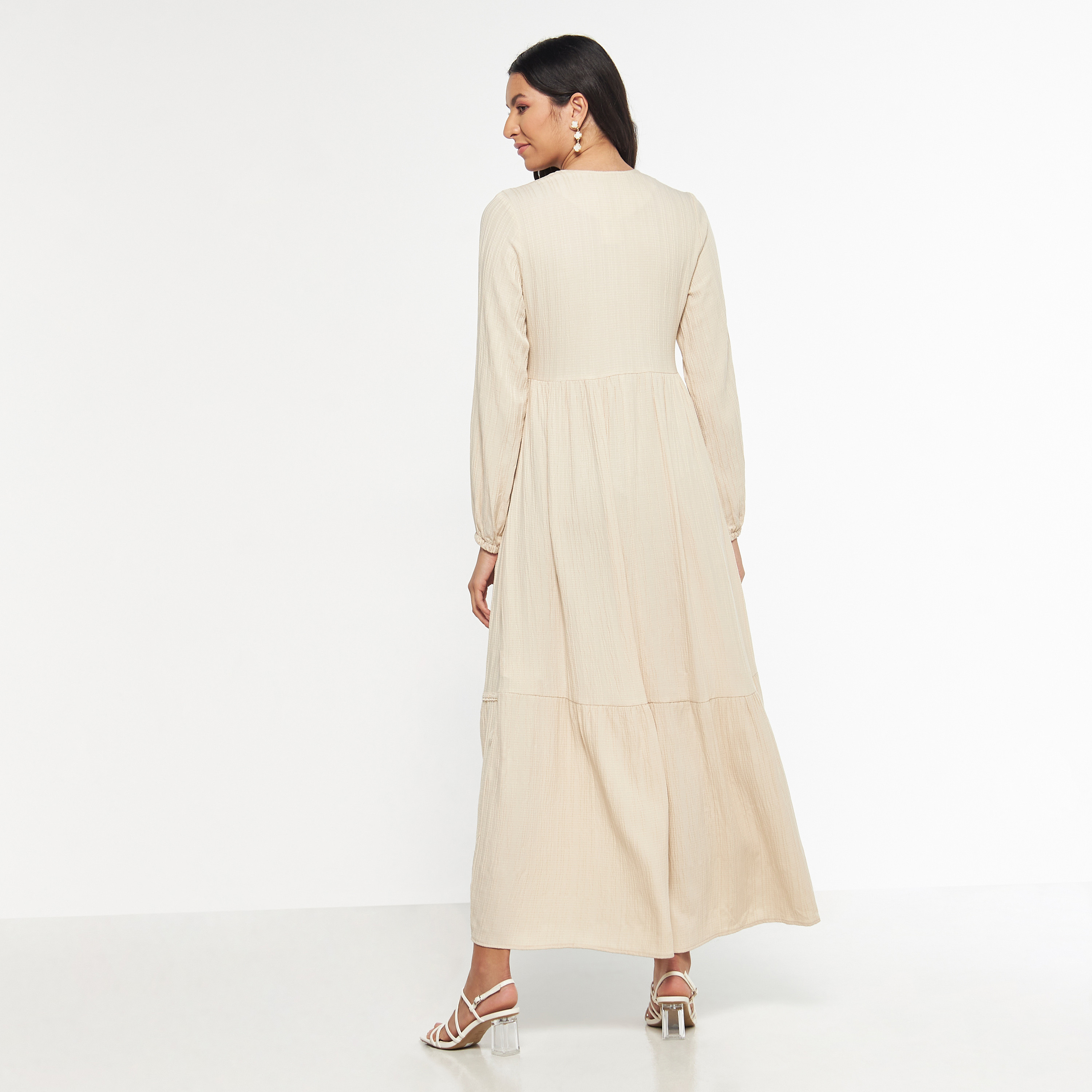 فستان طويلة مطرّز كروشيه بأكمام طويلة من فيور-women-clothing-dresses-image-3