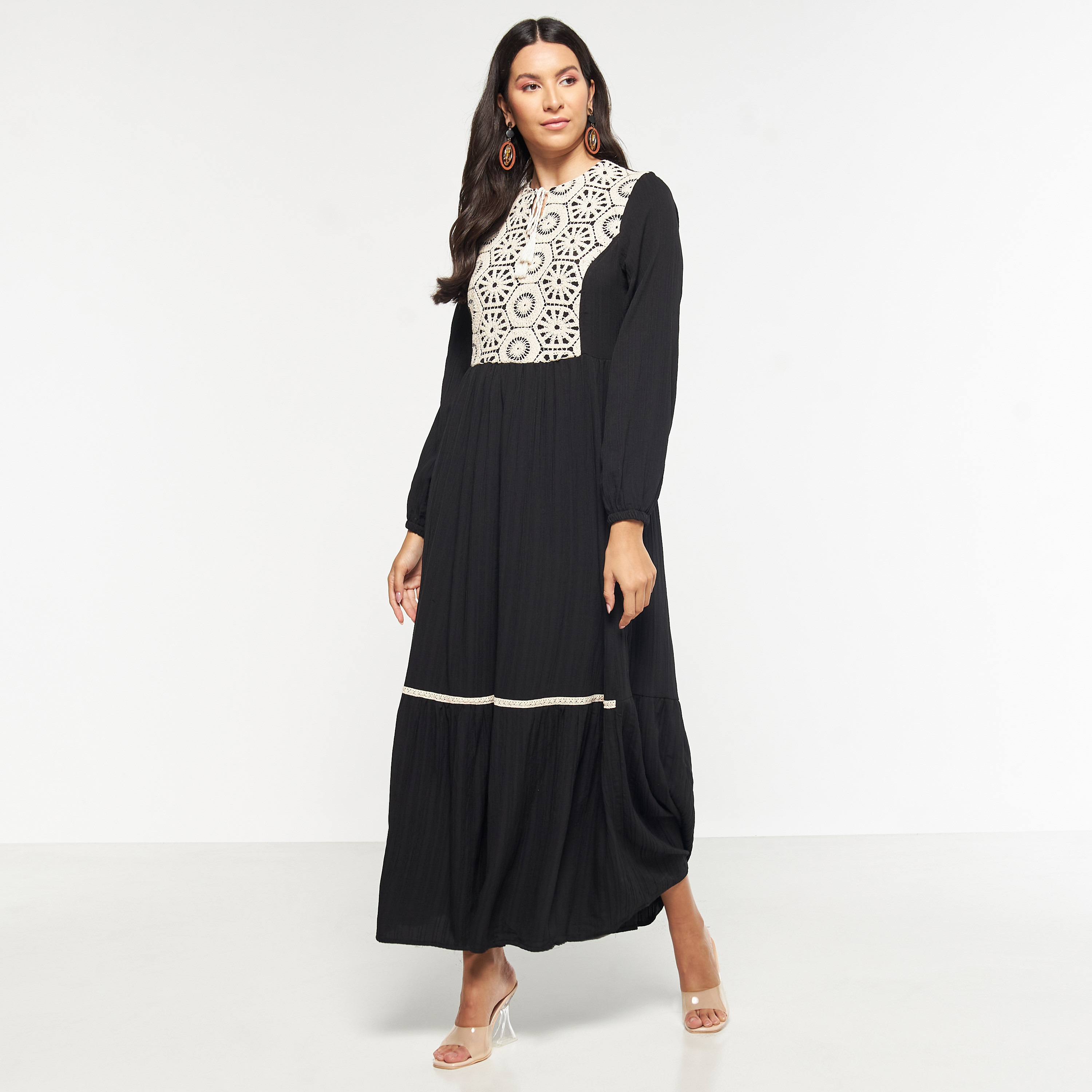 فستان طويلة مطرّز كروشيه بأكمام طويلة من فيور-women-clothing-dresses-image-5