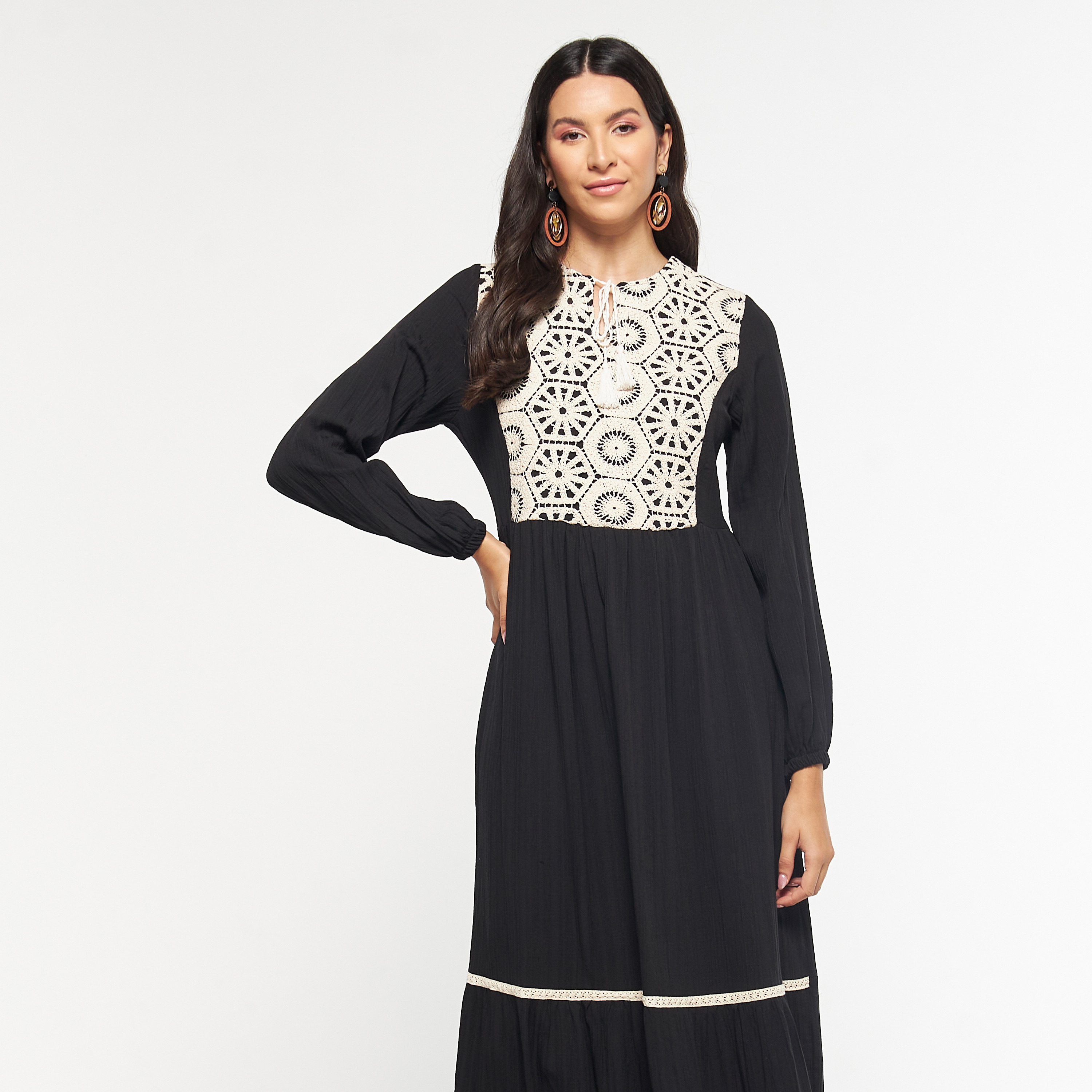 فستان طويلة مطرّز كروشيه بأكمام طويلة من فيور-women-clothing-dresses-image-6
