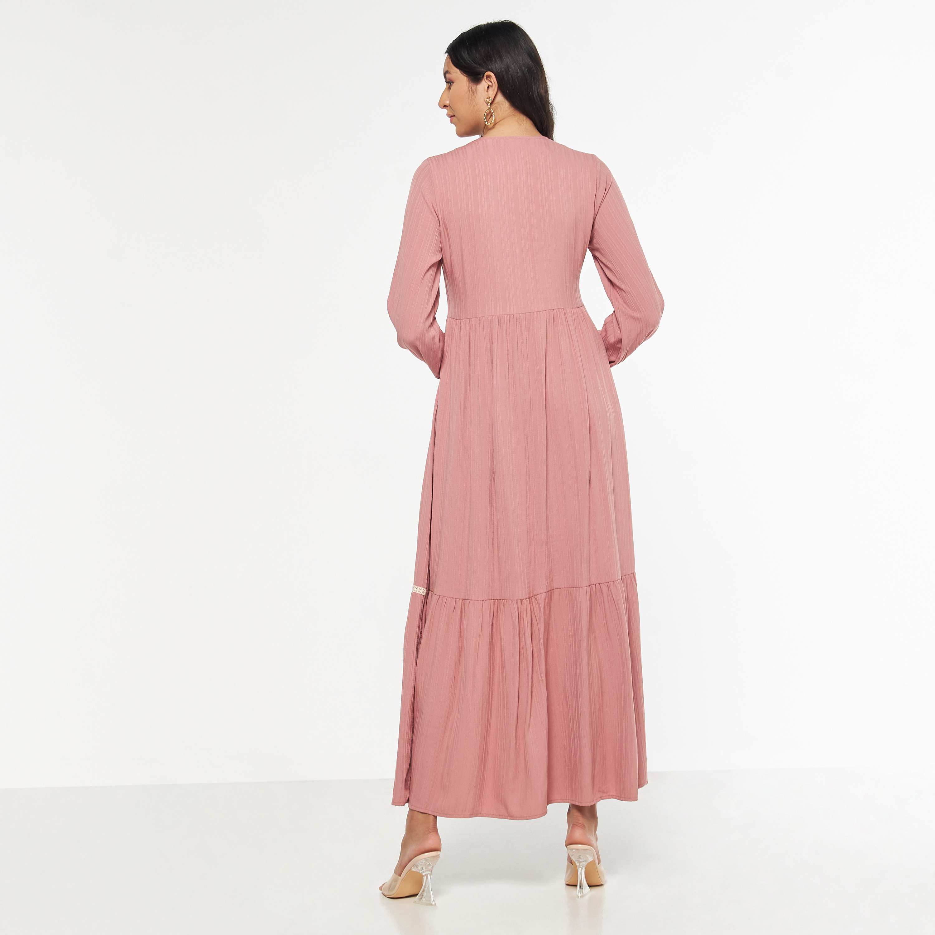 فستان طويلة مطرّز كروشيه بأكمام طويلة من فيور-women-clothing-dresses-image-15