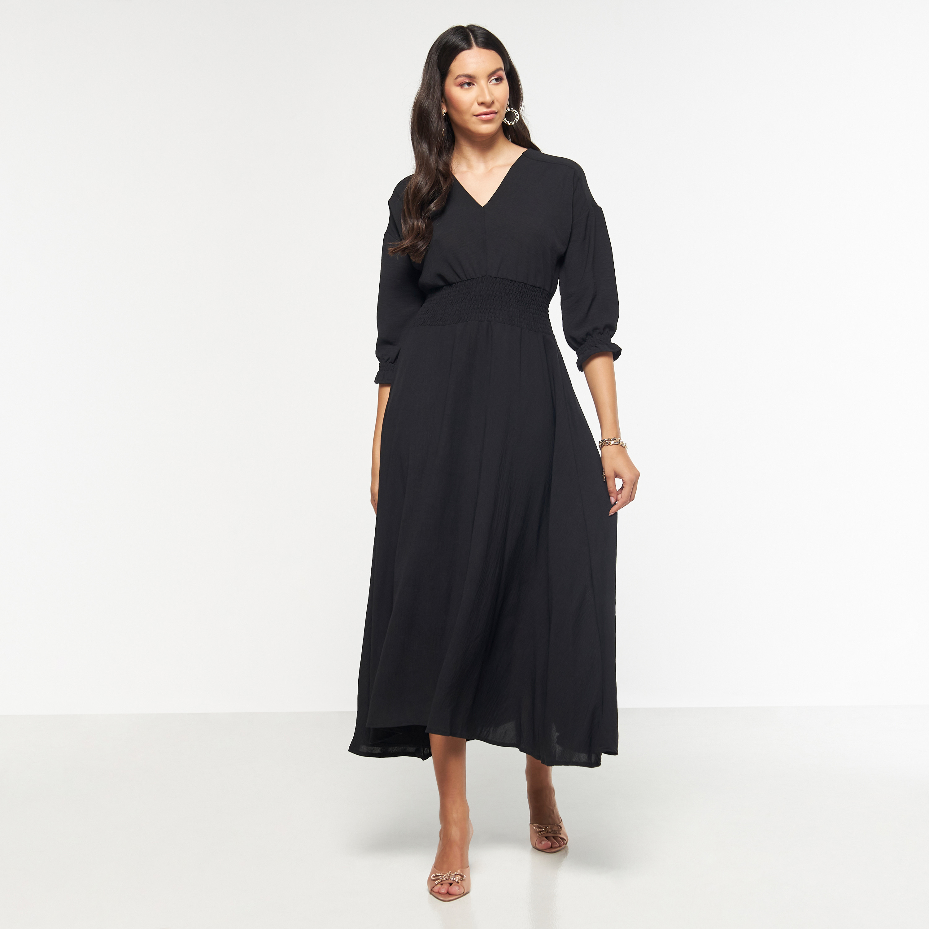 فستان سادة بياقة v وكشكش وأكمام 3/4 من فيور-women-clothing-dresses-image-1