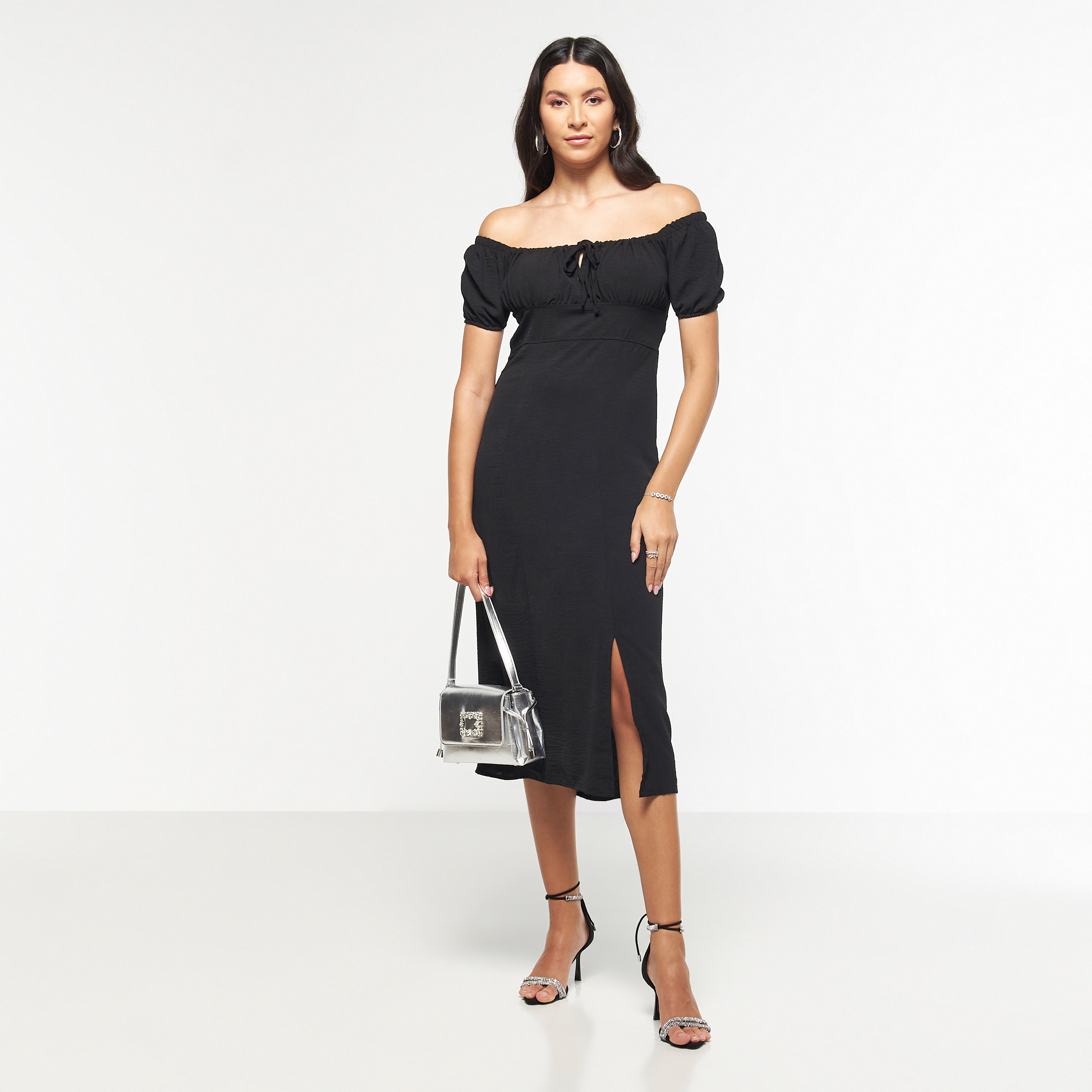فستان سادة بأكتاف مكشوفة ورباط وحزام جانبي من فيور-women-clothing-dresses-image-4