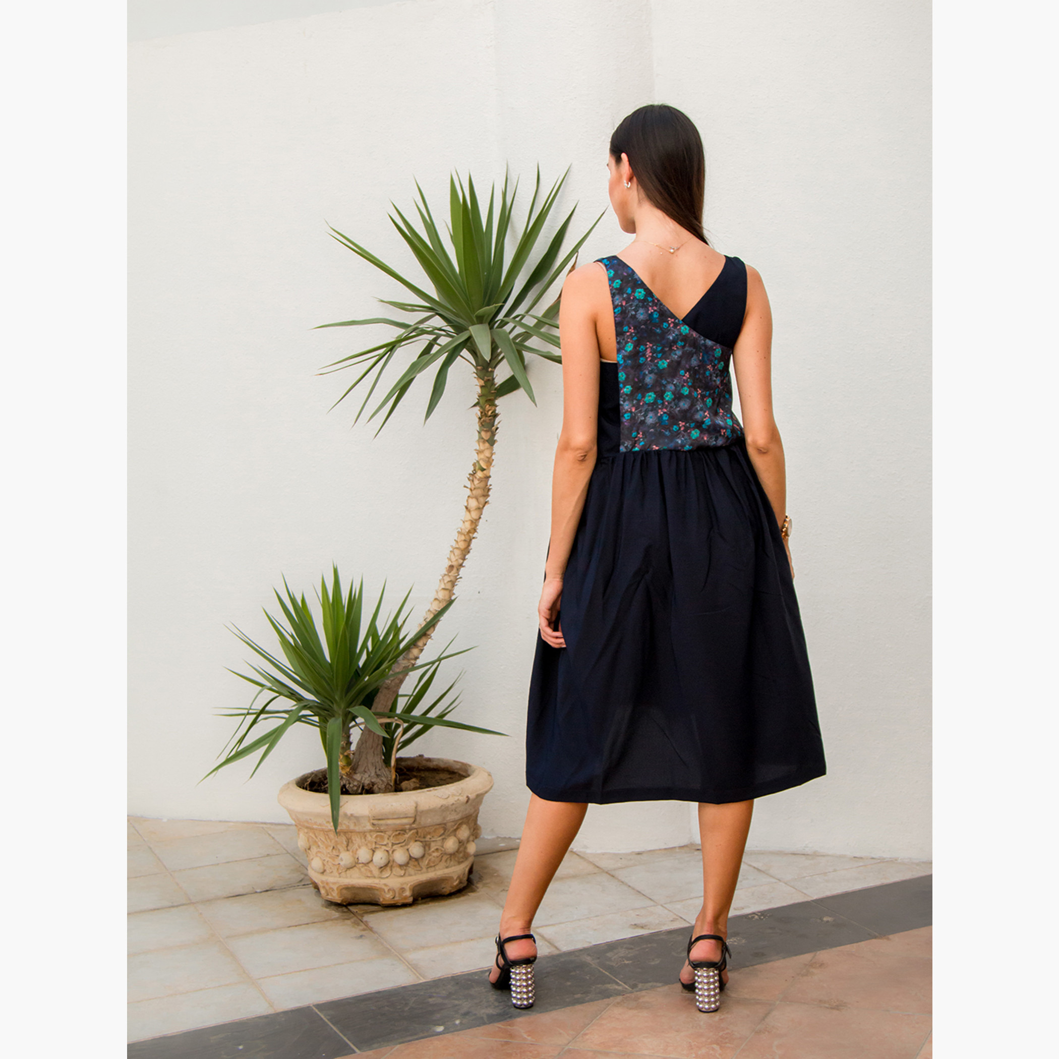 فستان حوامل متشابك بدون أكمام وبطبعات من بلش-baby-maternalcare-maternitywear-image-2