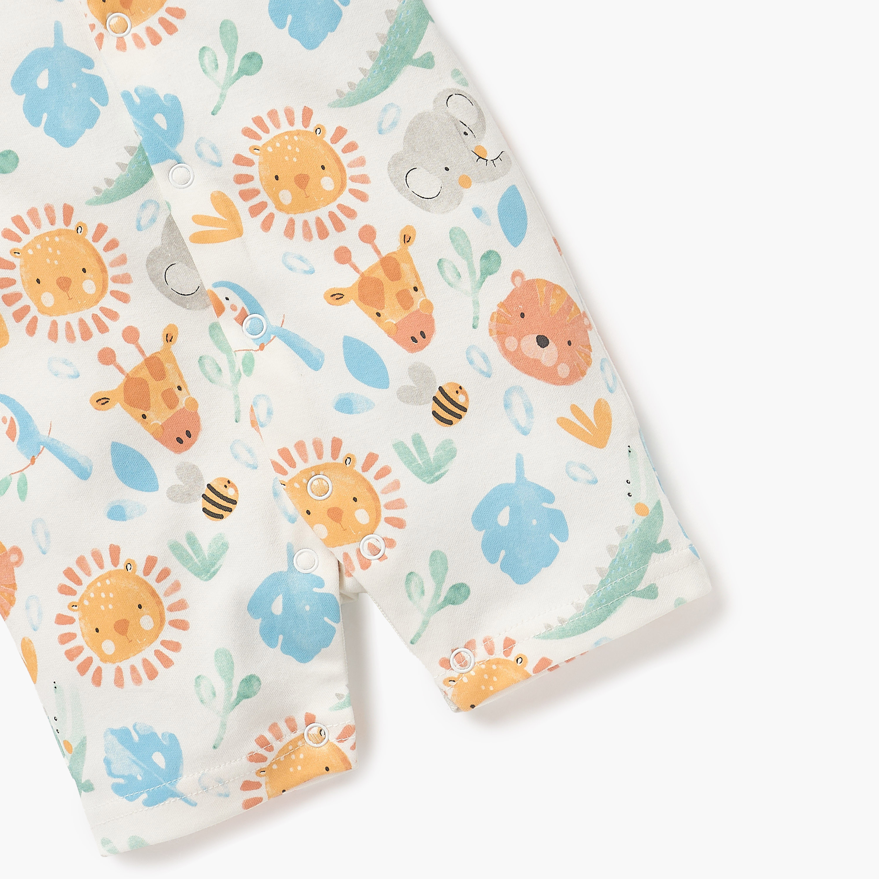 أفرول بطبعات وبياقة مستديرة وأكمام قصيرة من جونيورز-promo_babyshop_Buy3for69_QAT130126-image-4